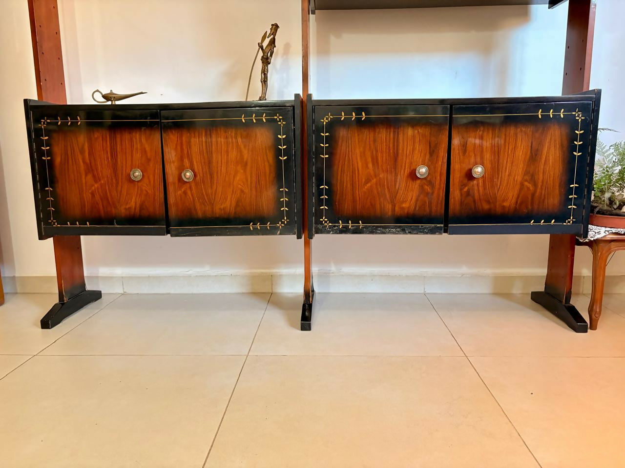 Estante anos 60 em Jacarandá.