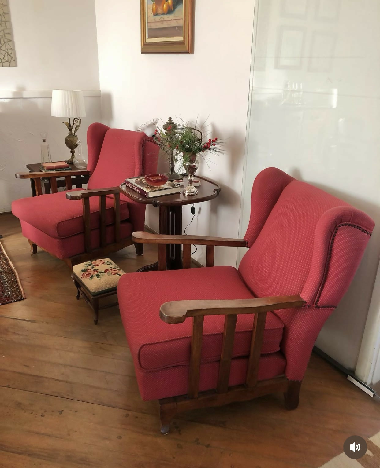 Poltrona Berger dos anos 60 com braços em madeira maciça e estofado vermelho (valor unitário)