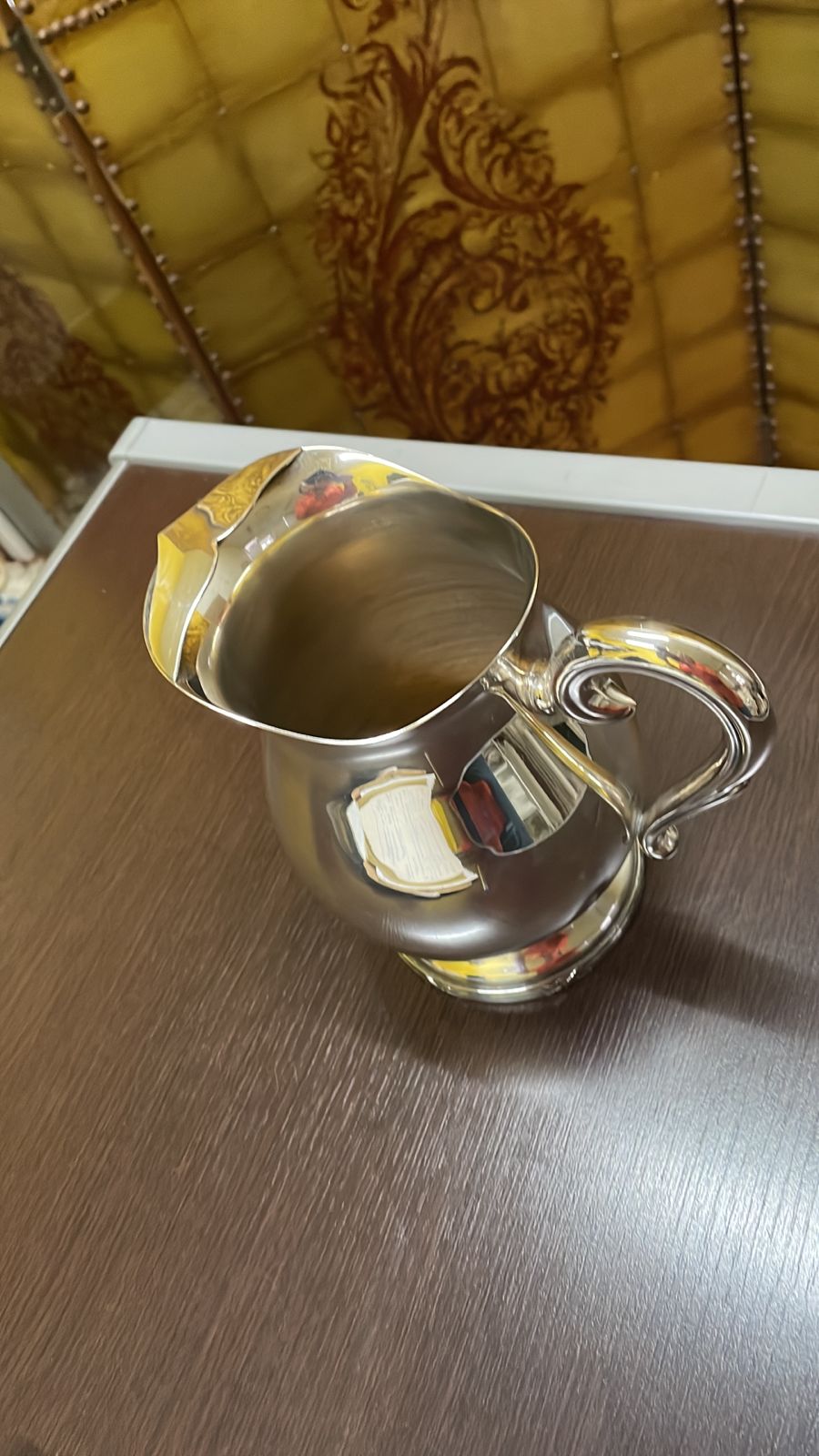 Jarra de água em metal espessurado marca  SOPPIL