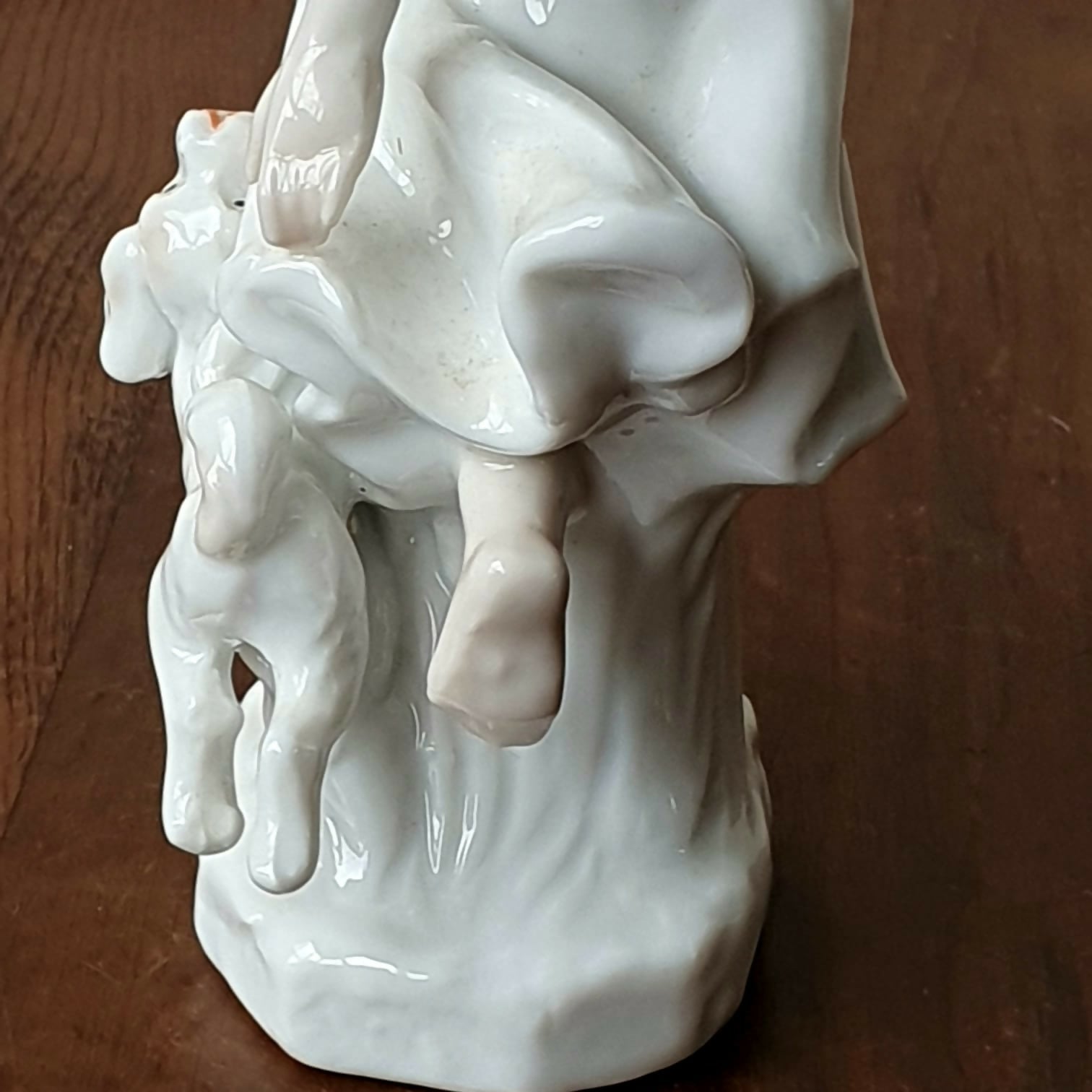 Escultura Menina com o cão em porcelana espanhola Lladró