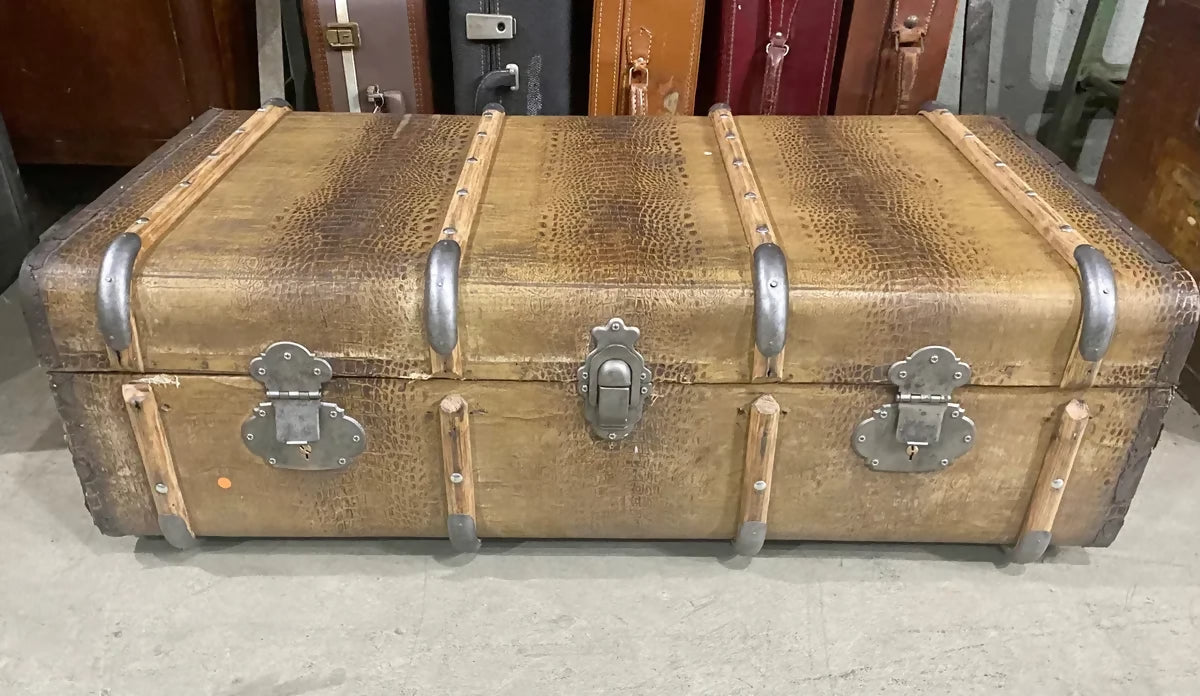 Baú antigo / Mesa de Centro