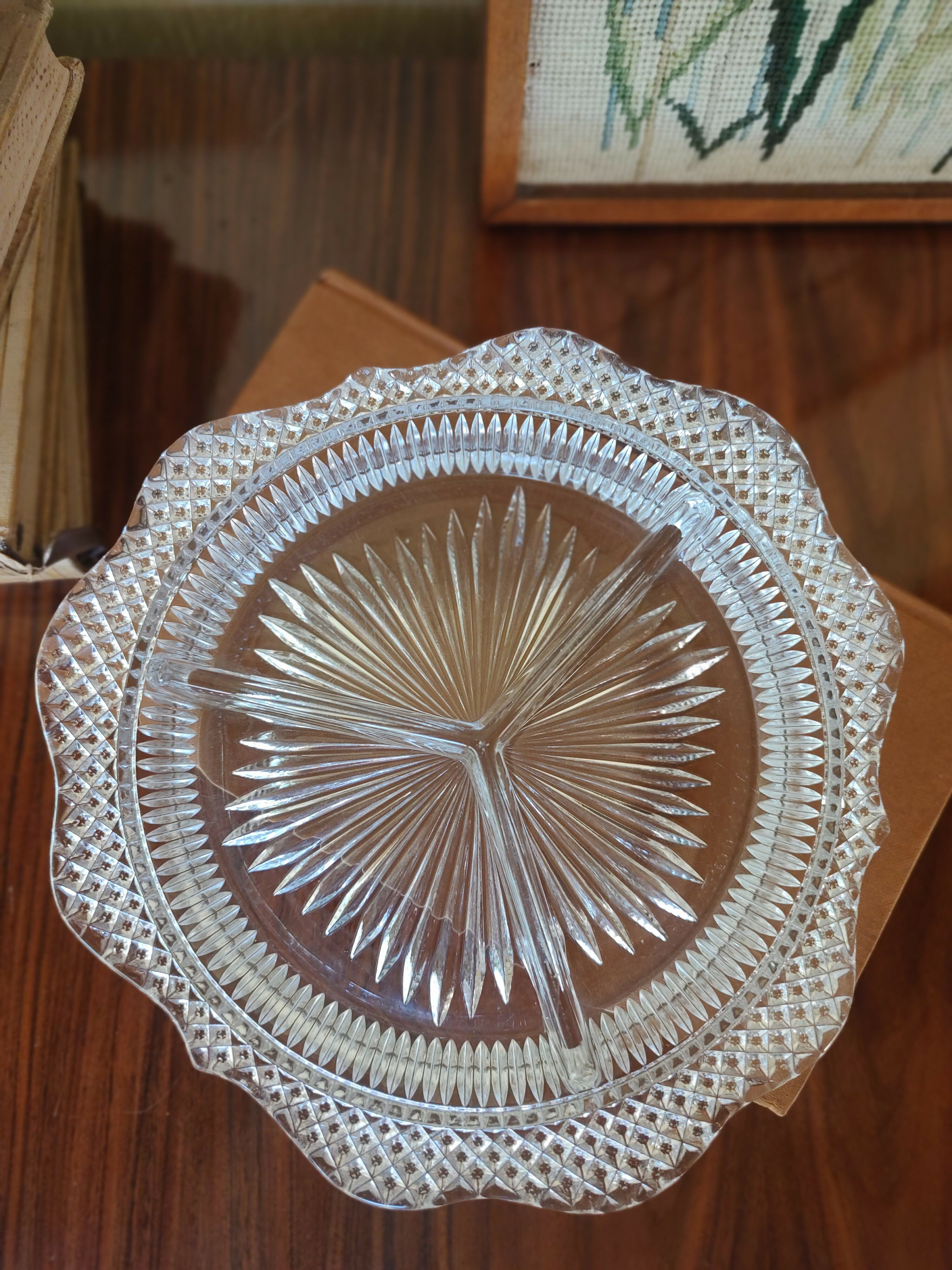 Linda Petisqueira em Cristal com 3 divisórias