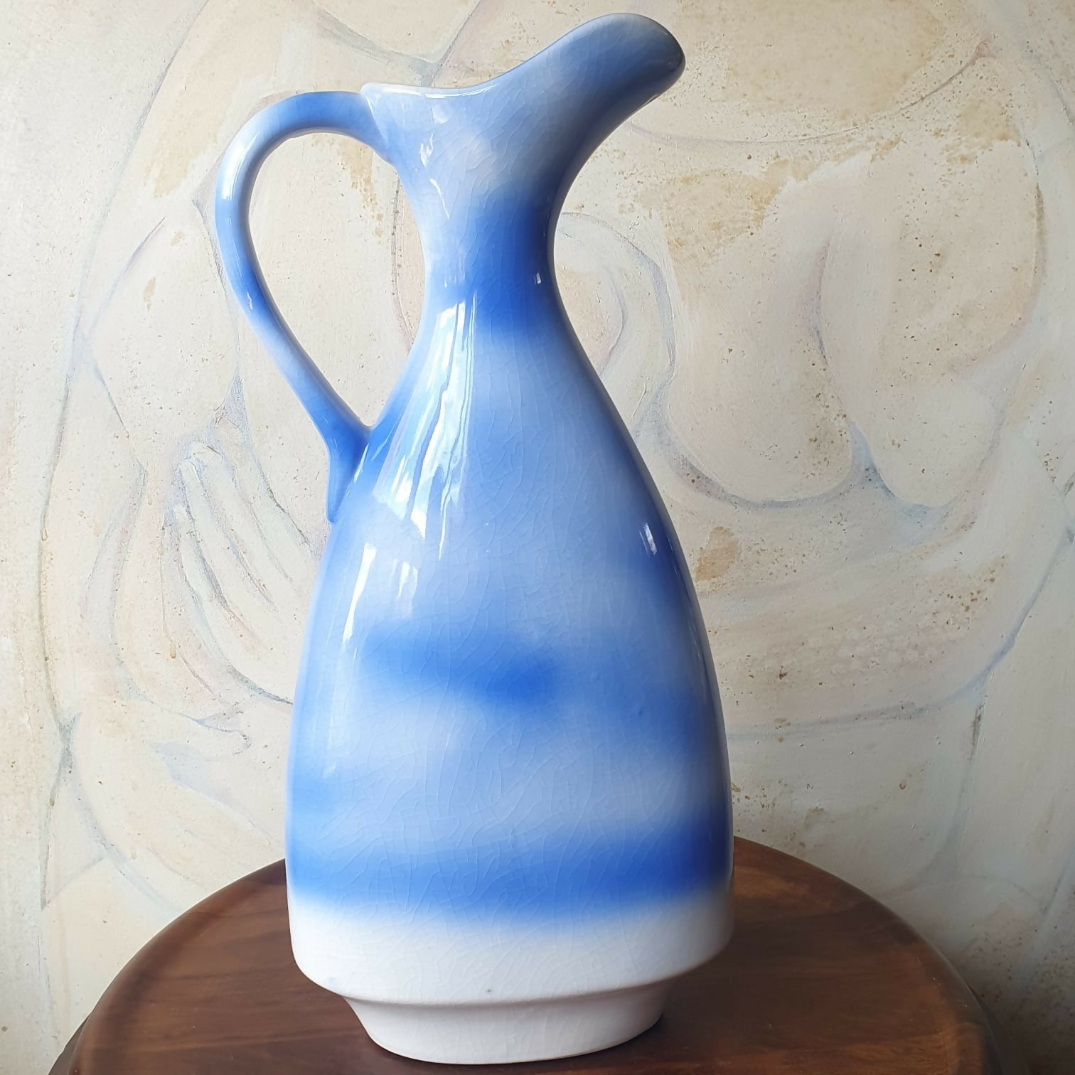 Grande e lindo jarro decorativo em cerâmica esmaltada, pintado à mão.