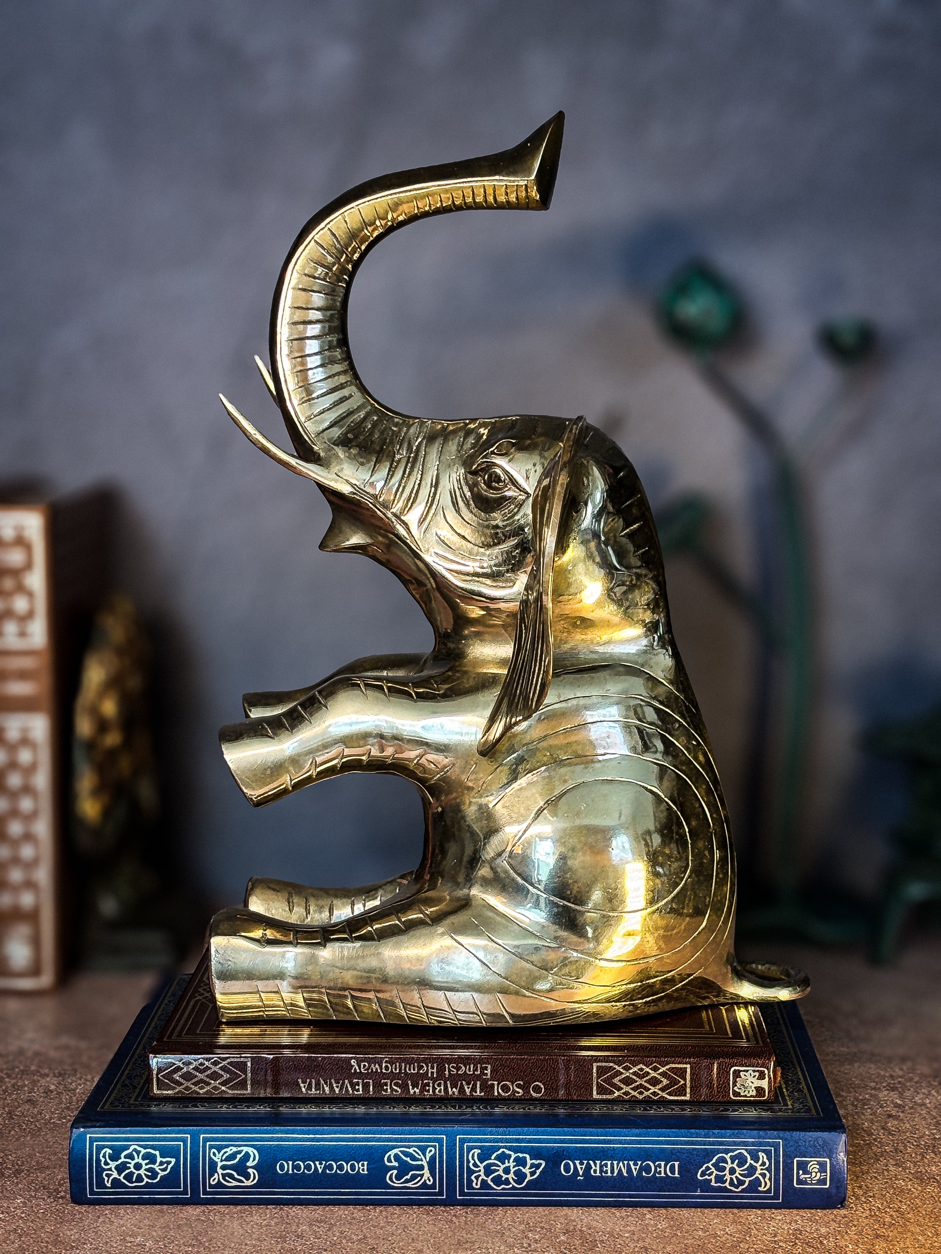 Escultura de elefante em bronze, Ásia, segunda metade do século XX (32cm)