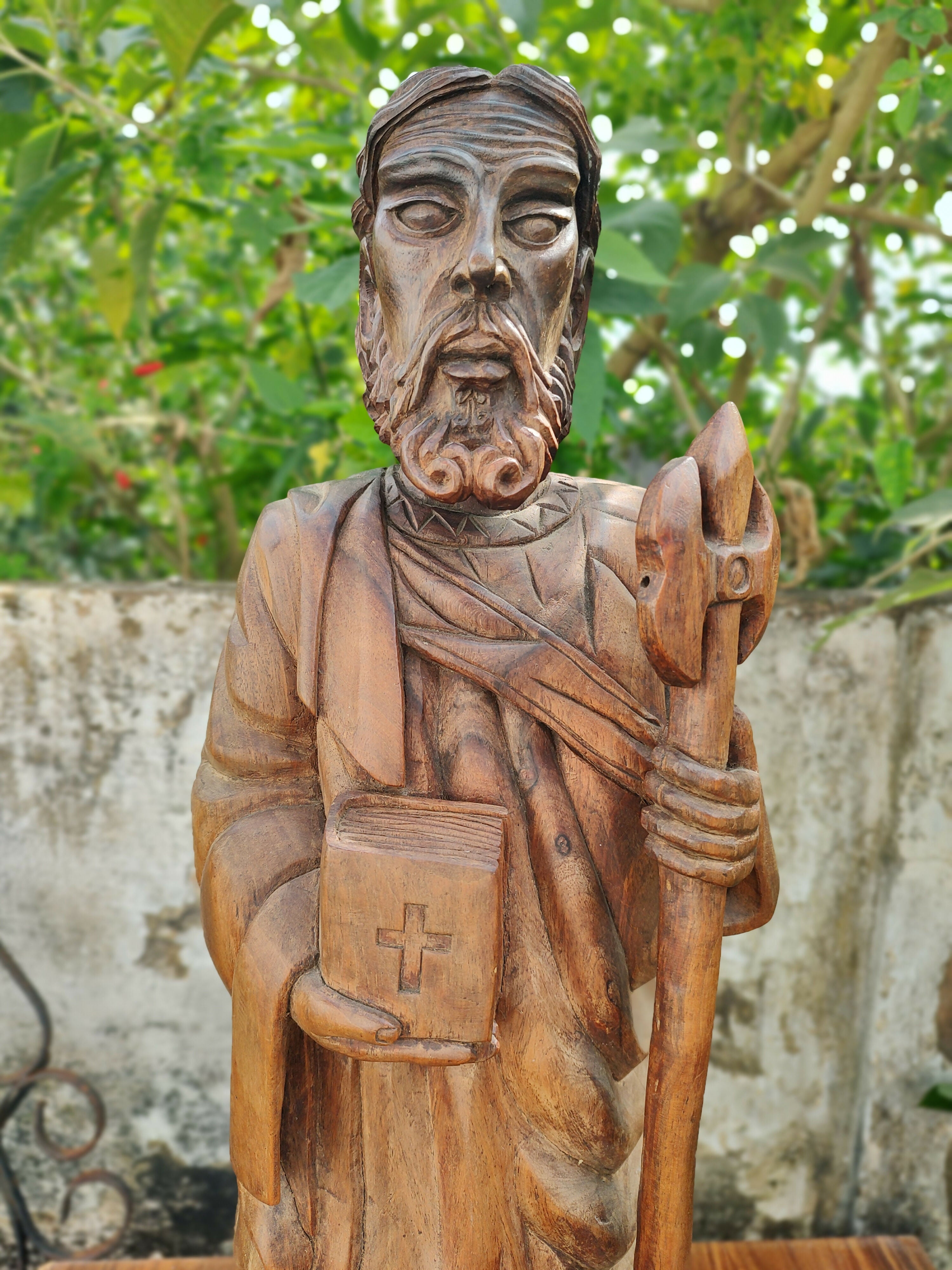 Antiga e grande escultura em madeira maciça de São Judas Tadeu (A-67cm)