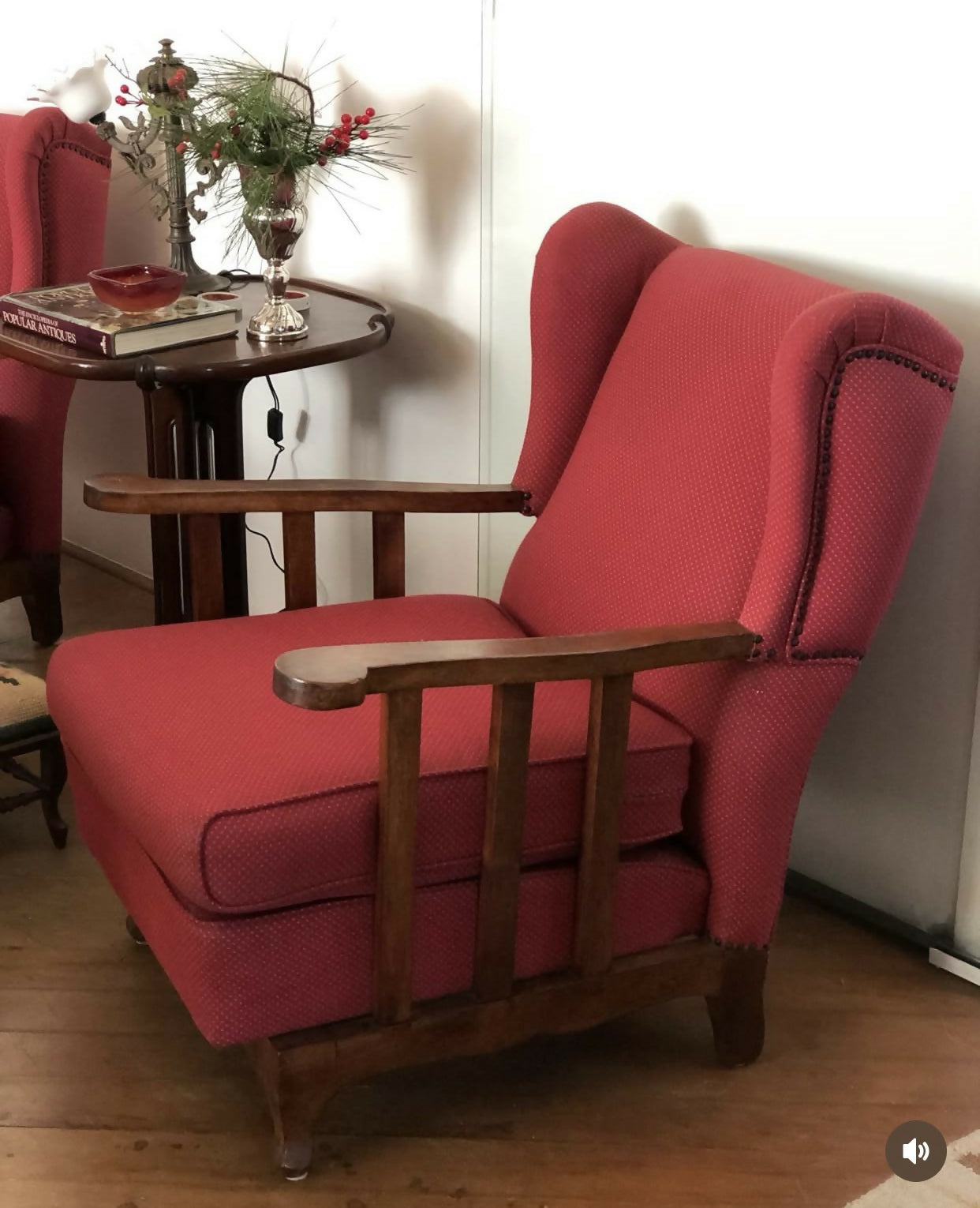 Poltrona Berger dos anos 60 com braços em madeira maciça e estofado vermelho (valor unitário)