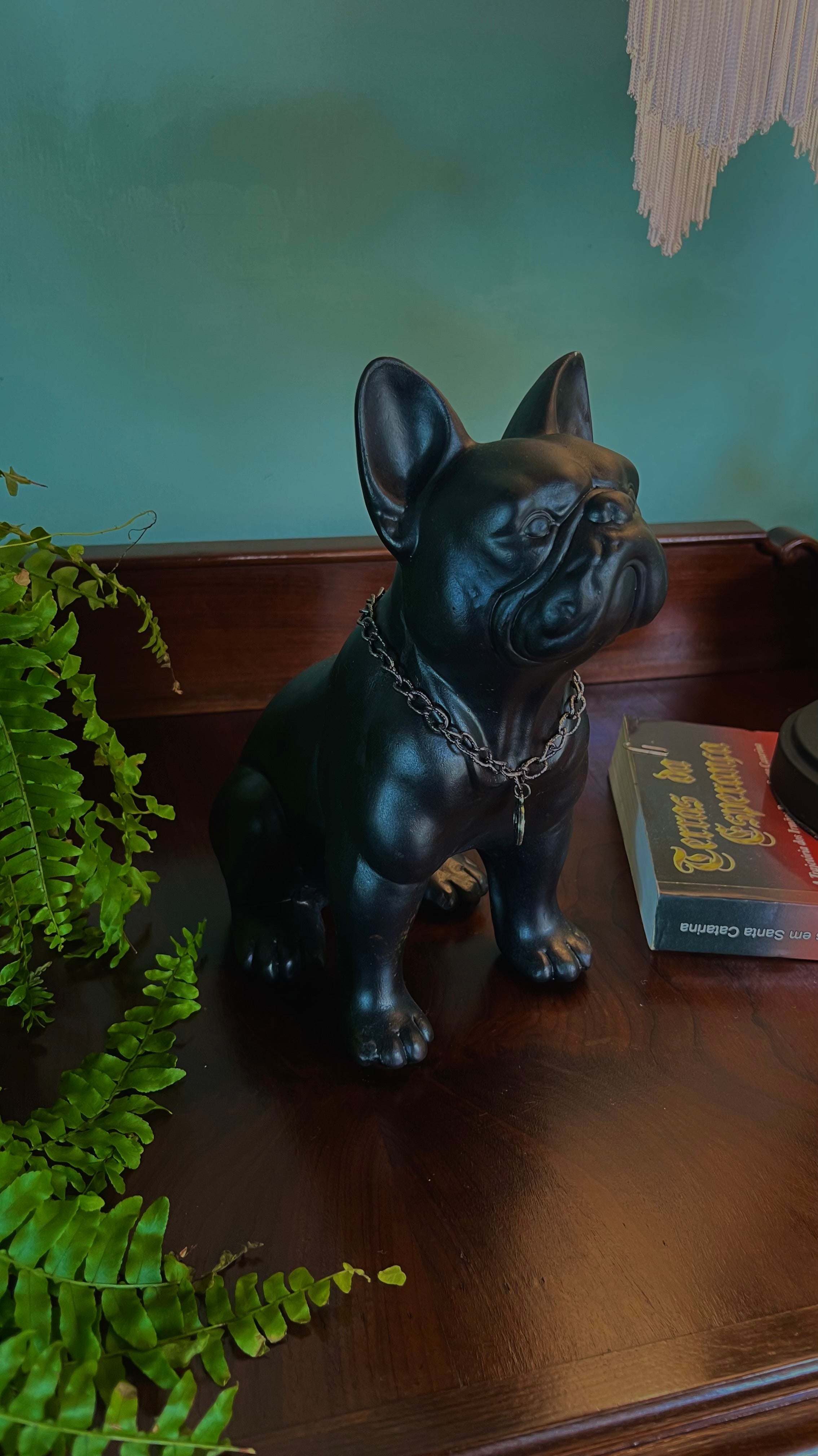 Escultura Bulldog Francês em Estuque Resinado