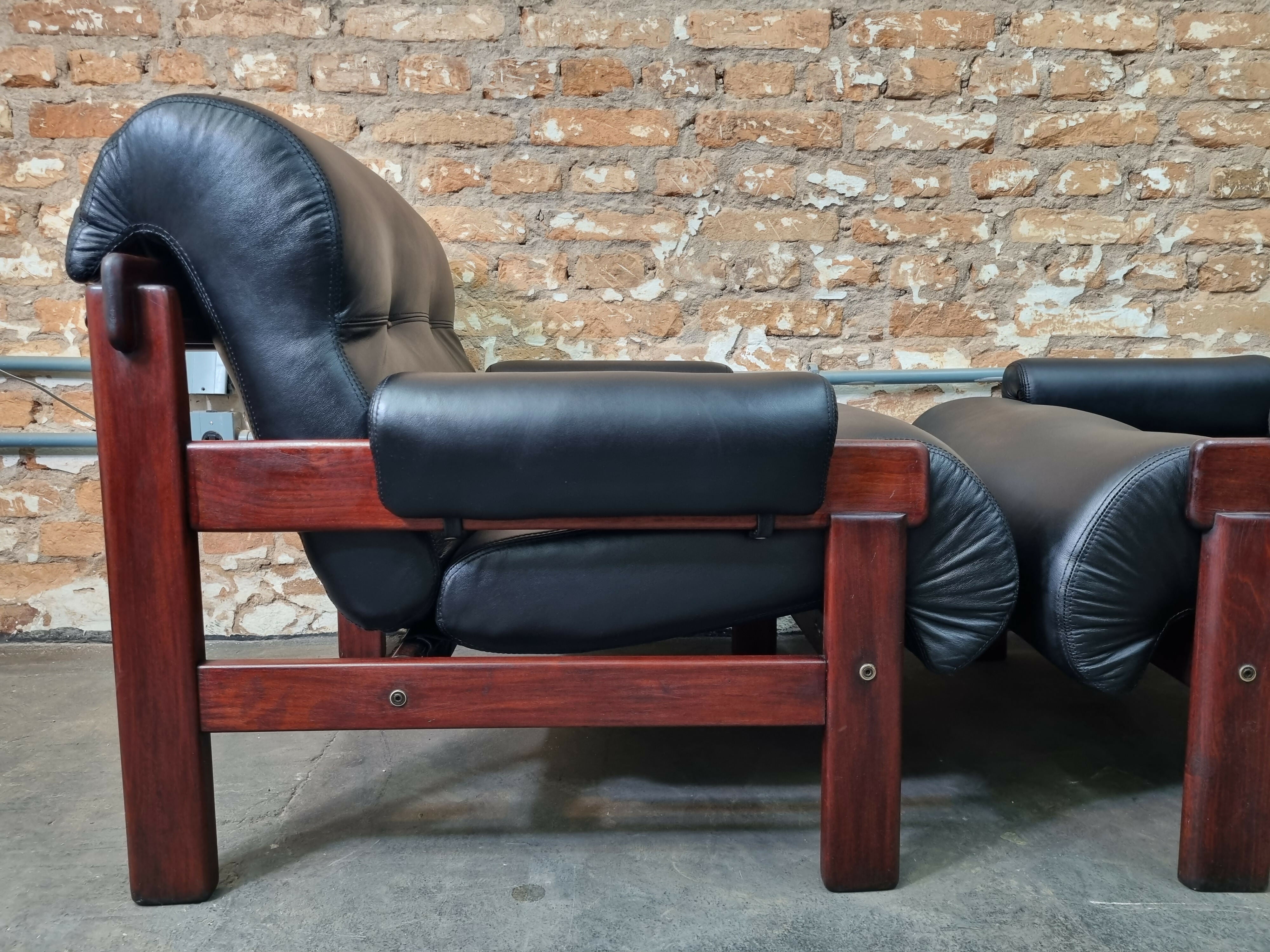 Par de poltronas ‘Copa’ Jean Gillon