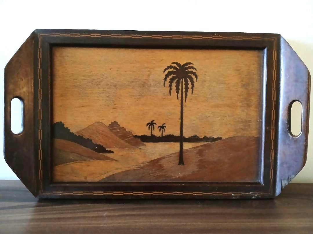 bandeja vintage em marchetaria com paisagem – peça decorativa anos 60