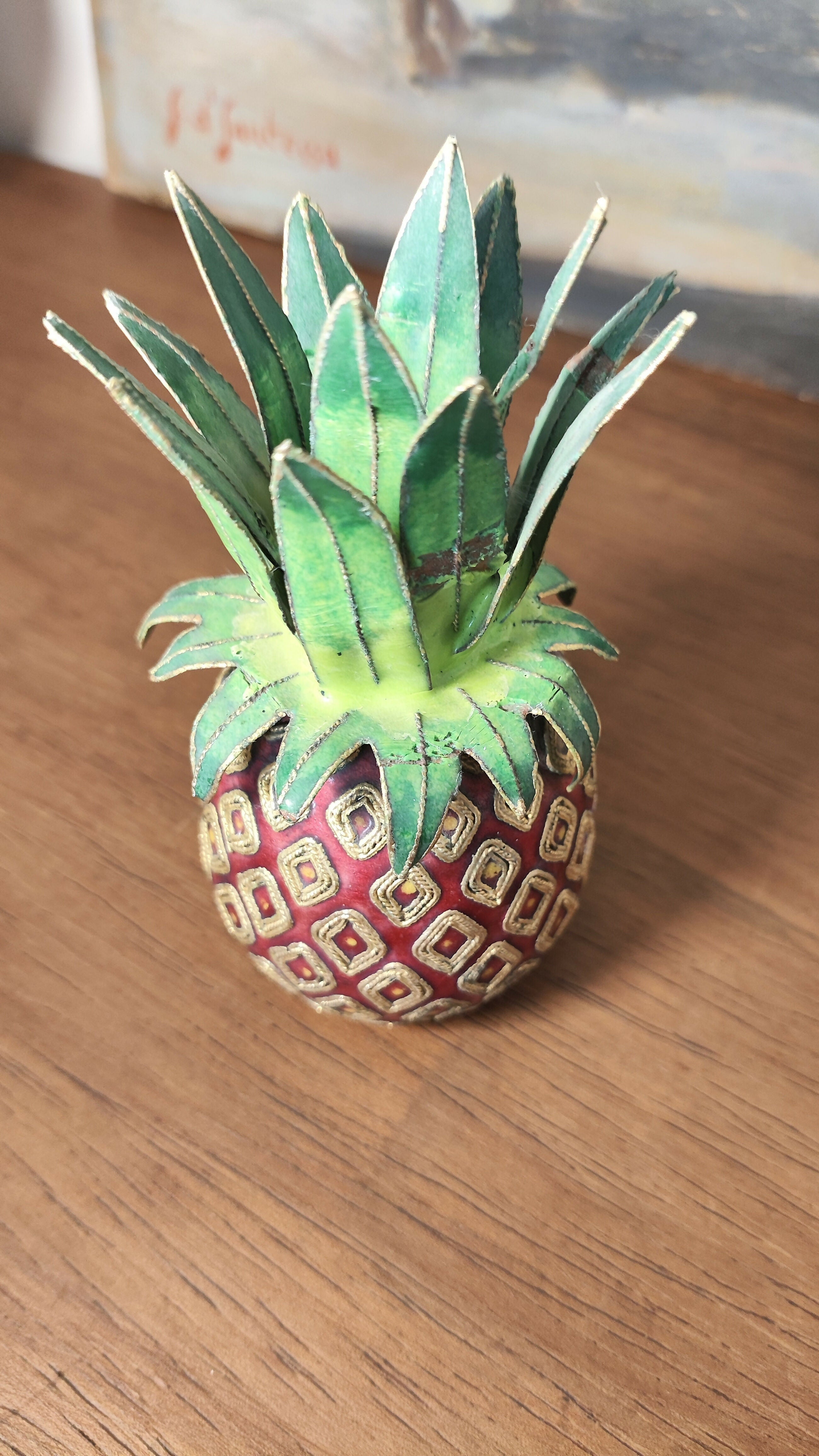 Escultura de Abacaxi em cloisonné