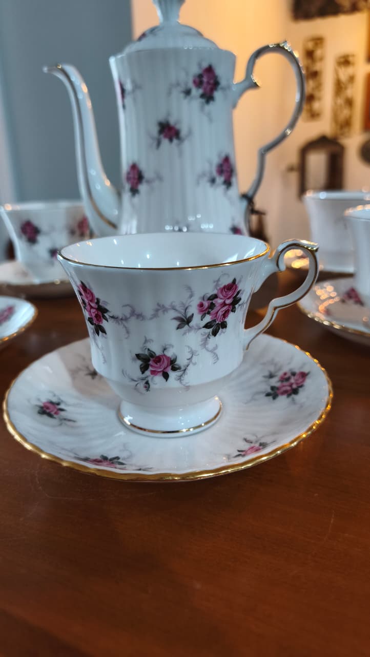 Conjunto Inglês de Café em Porcelana Princess House com motivos florais – Hammersley | 13 Peças