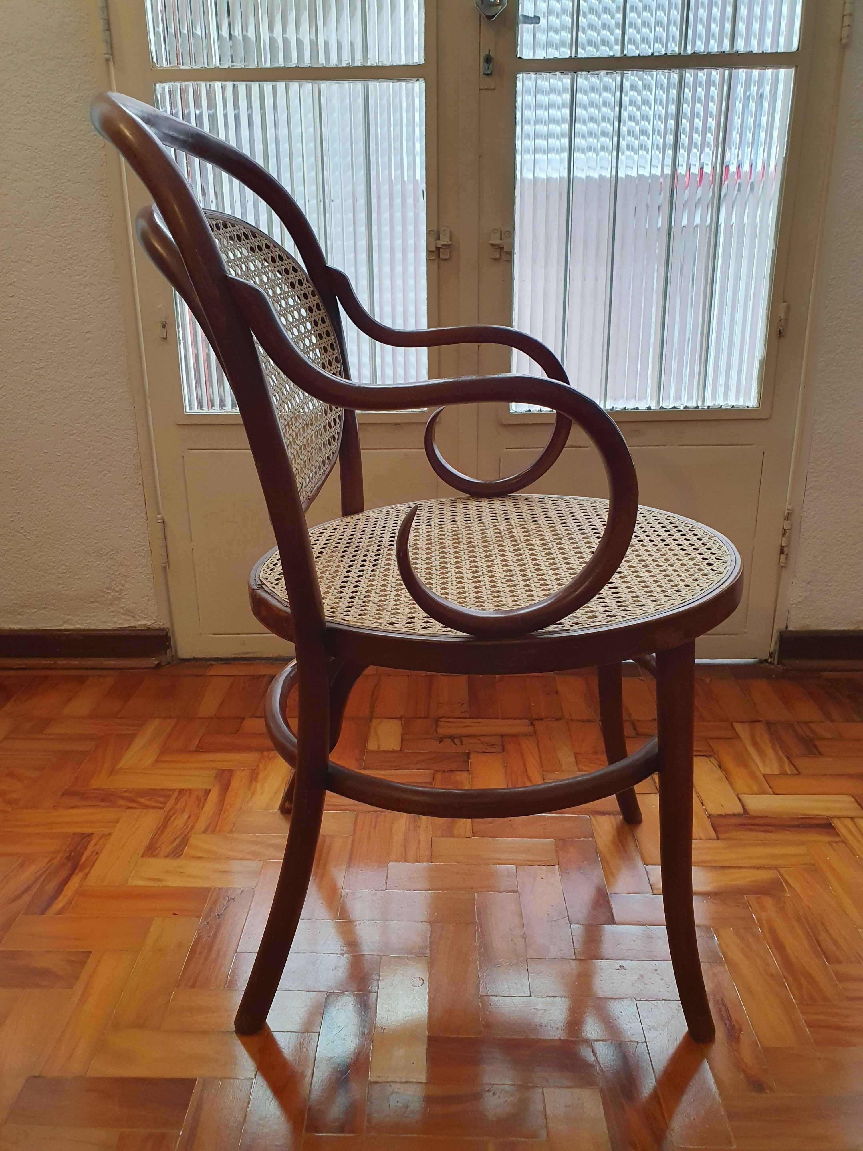 DUAS CADEIRAS THONET MODELO PANAMÁ COM BRAÇOS (valor unitário)