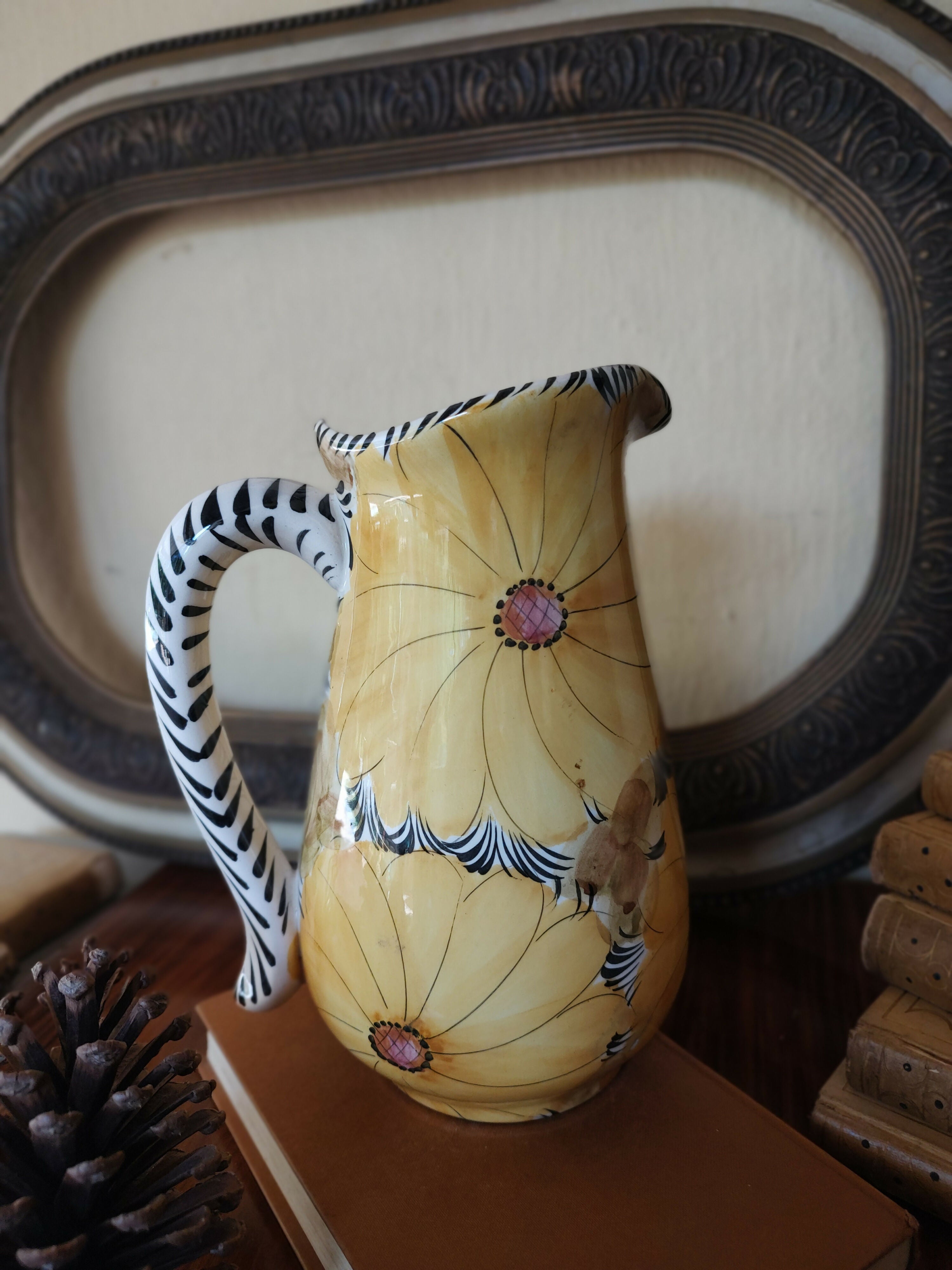 Jarro / Vaso decorativo em faiança com pintura à mão em motivos florais