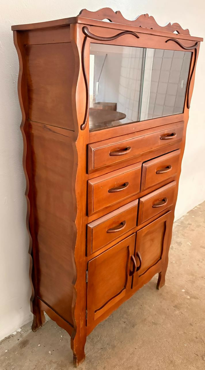 Armário / Cristaleira em madeira com gavetas