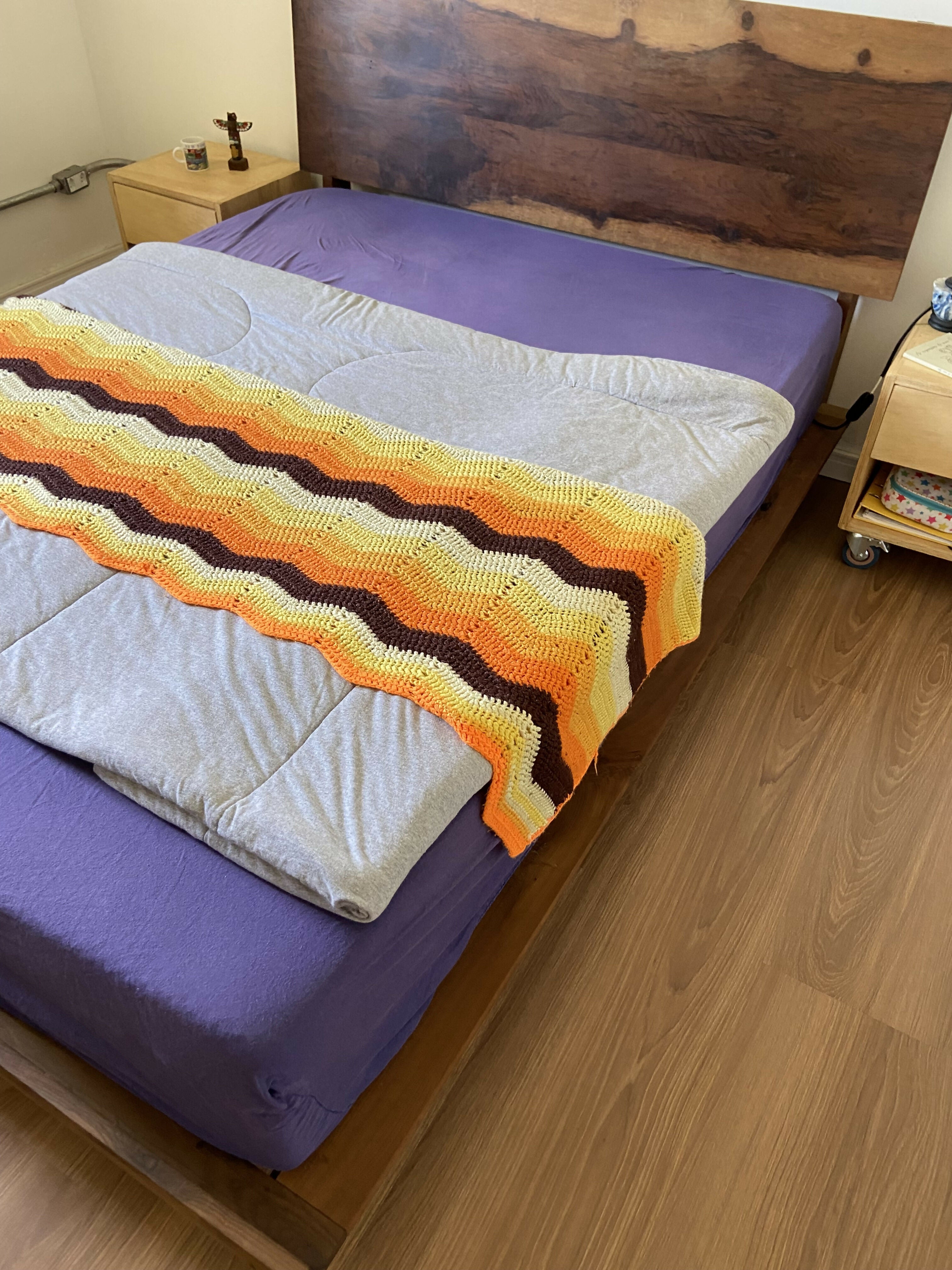 Cama de Casal Minimalista Luxo - Design Asiático em Peroba Rosa e Acácia