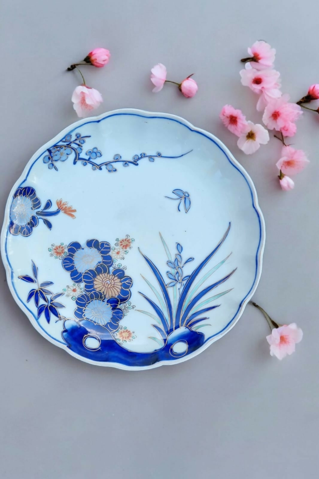 Prato de porcelana japonesa Arita