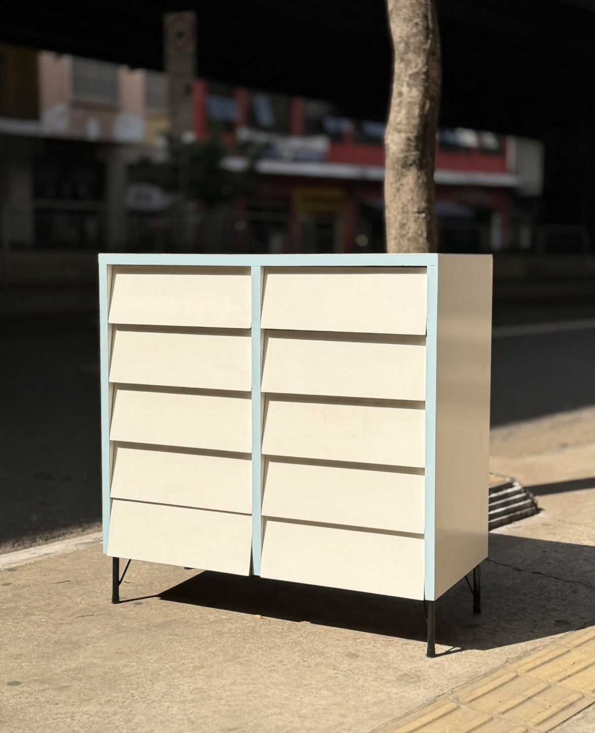 Cômoda anos 70 em Fórmica