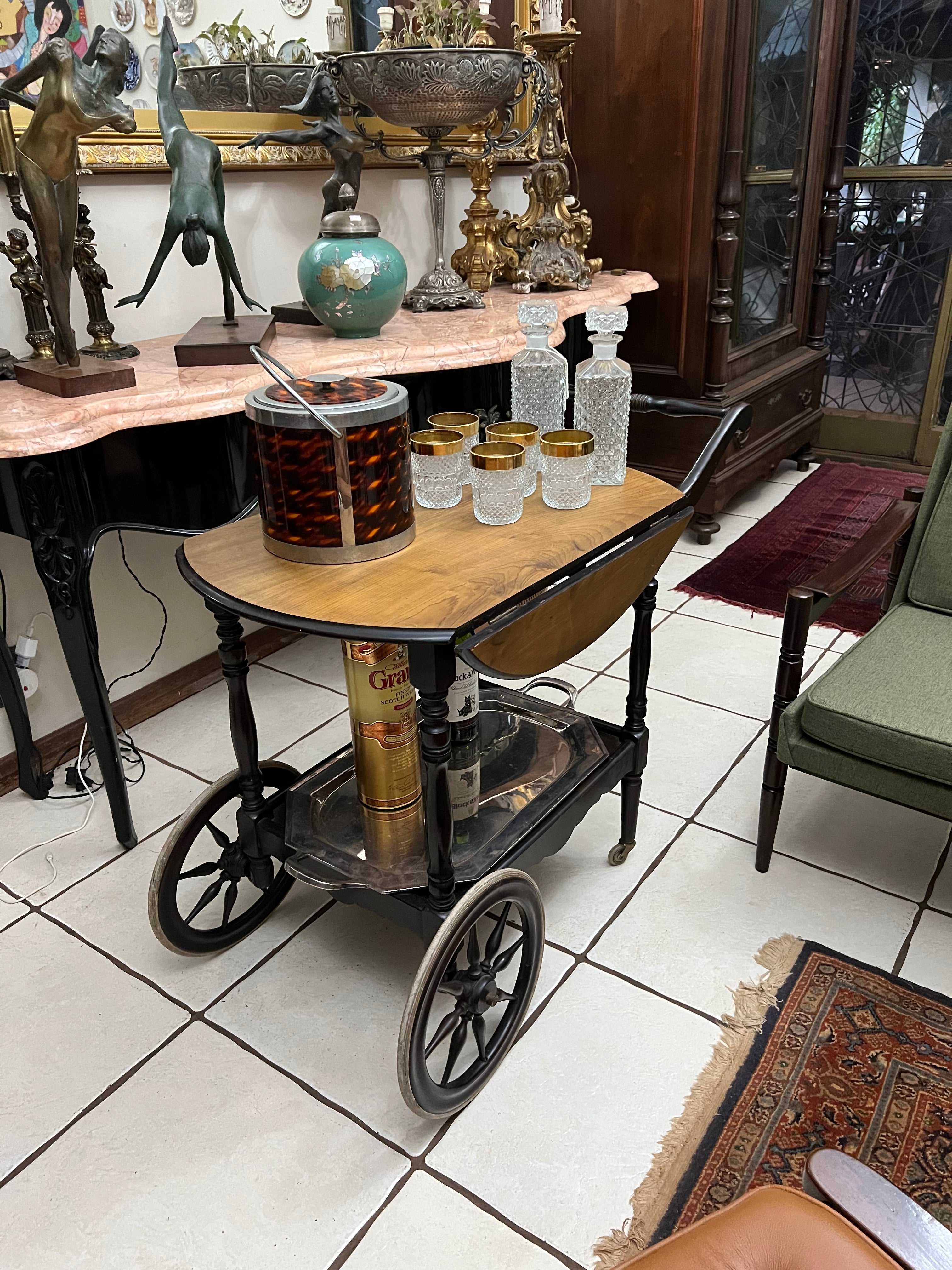 Carrinho de chá/mesa com tampo redondo 