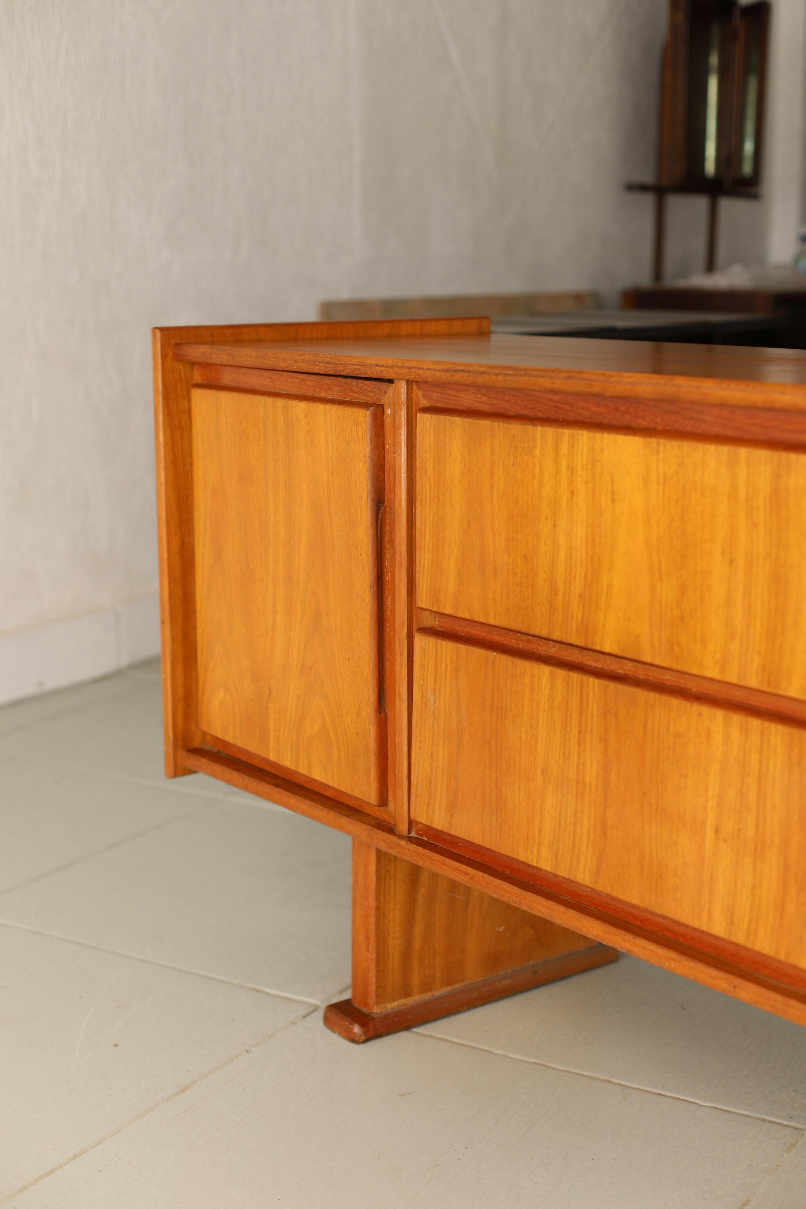 Buffet mid century cerejeira