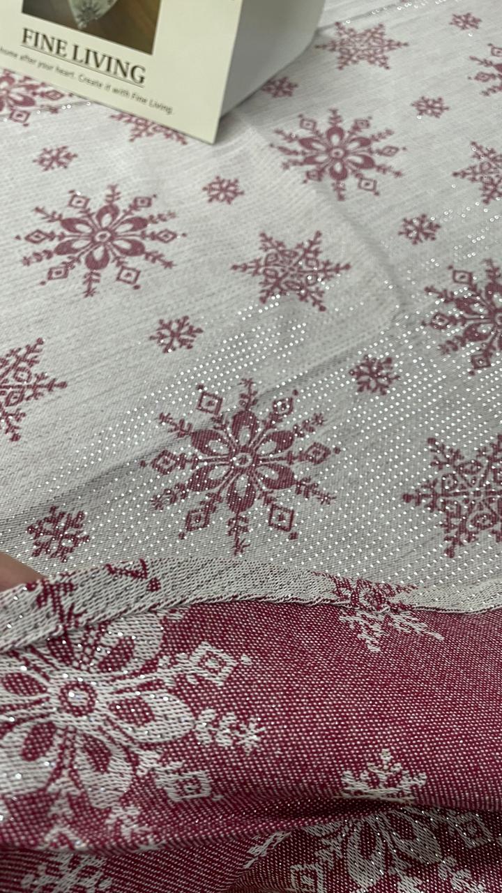 Toalha de mesa redonda com motivos natalinos em vermelho e branco 