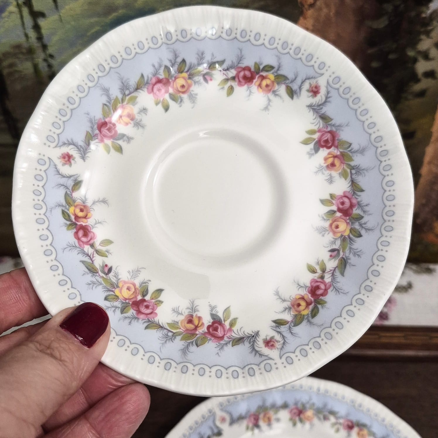 Trio de chá em porcelana inglesa vintage Paragon, modelo Bridesmaid. Incrivelmente lindo e romântico.