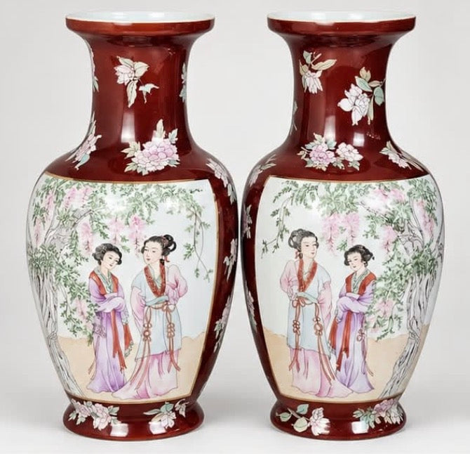 Par de Vasos Balaústre em Porcelana Chinesa em tonalidade vermelha – Século XX