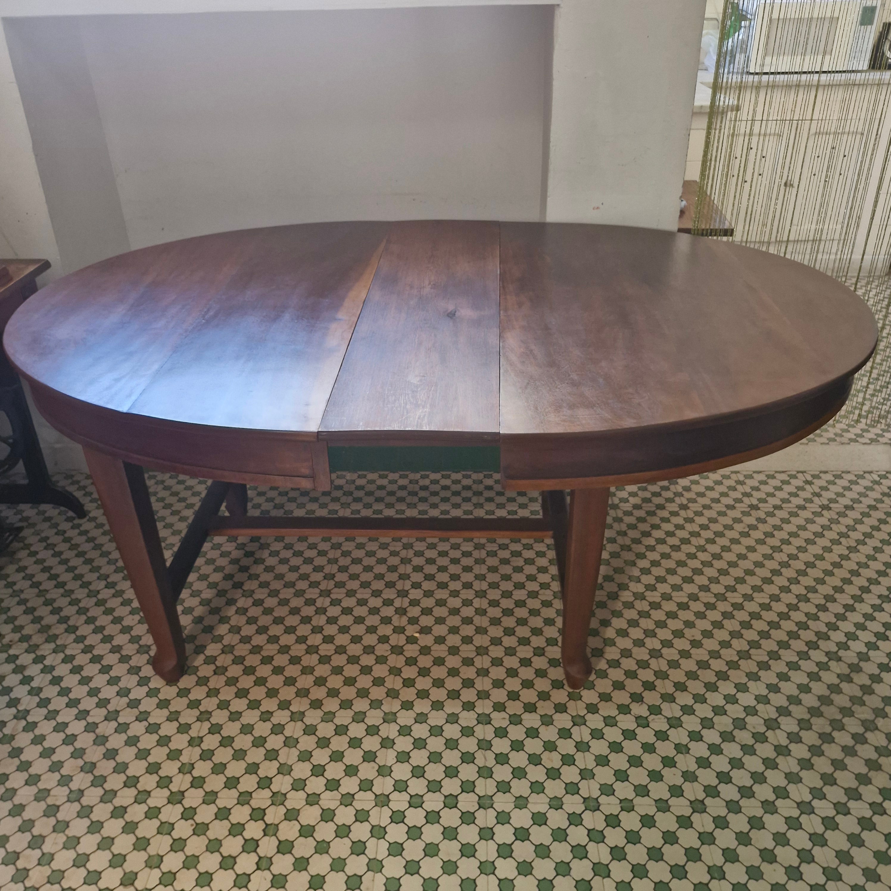 Mesa de Jantar Oval Elástica Art Deco