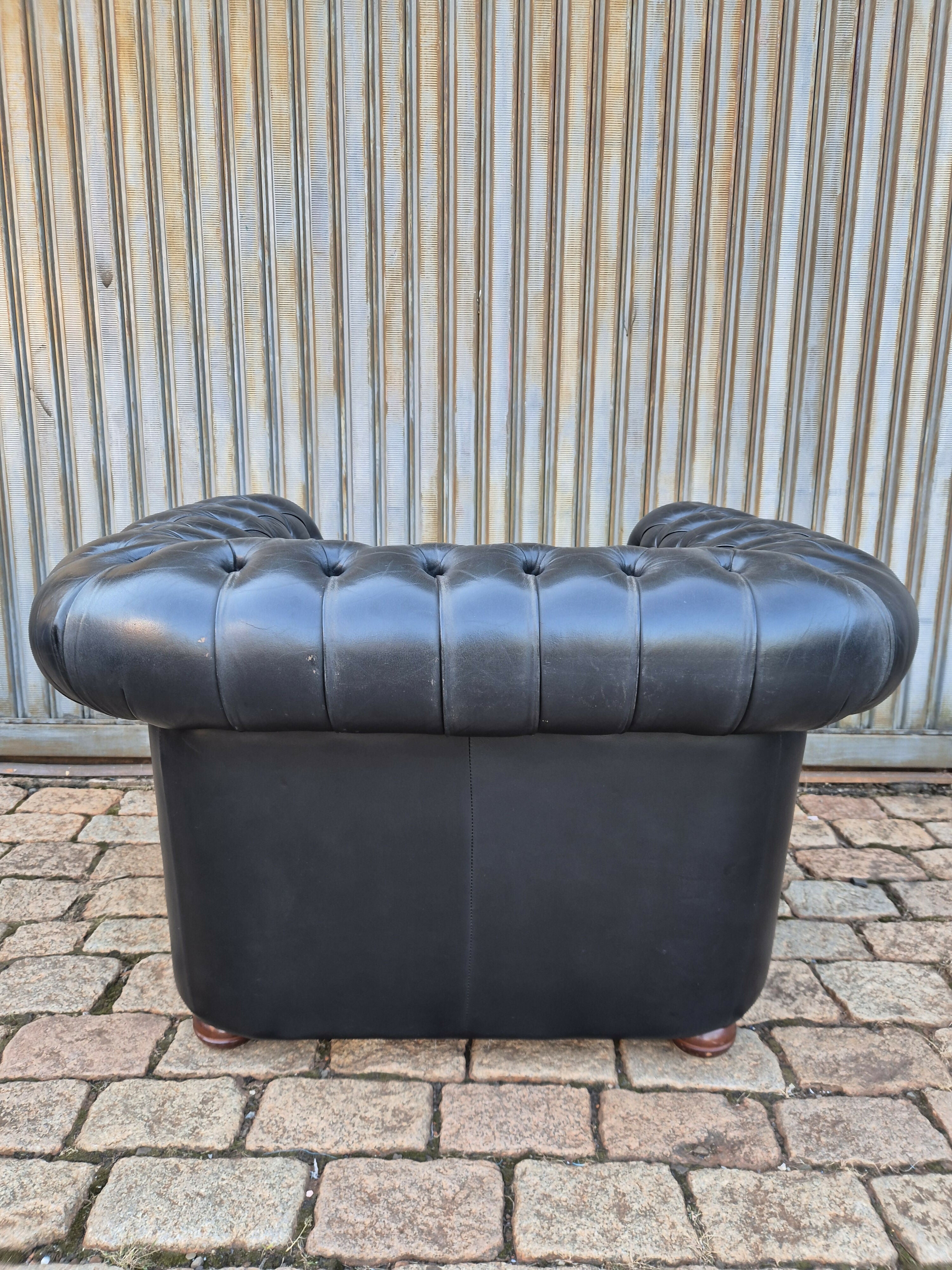 Poltrona Chesterfield Couro Preto