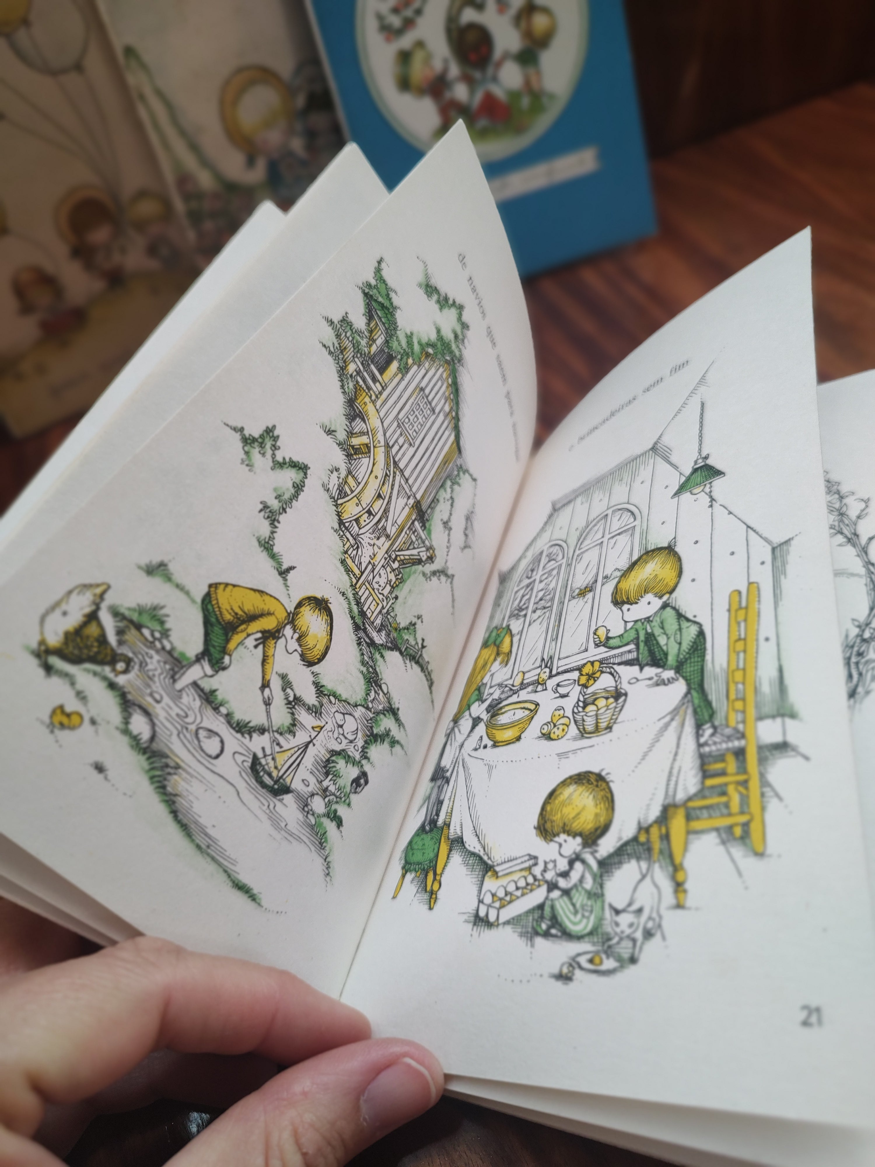 Nostálgico e precioso Conjunto de 4 Livros de Bolso da Joan Walsh Anglund - edição 1979