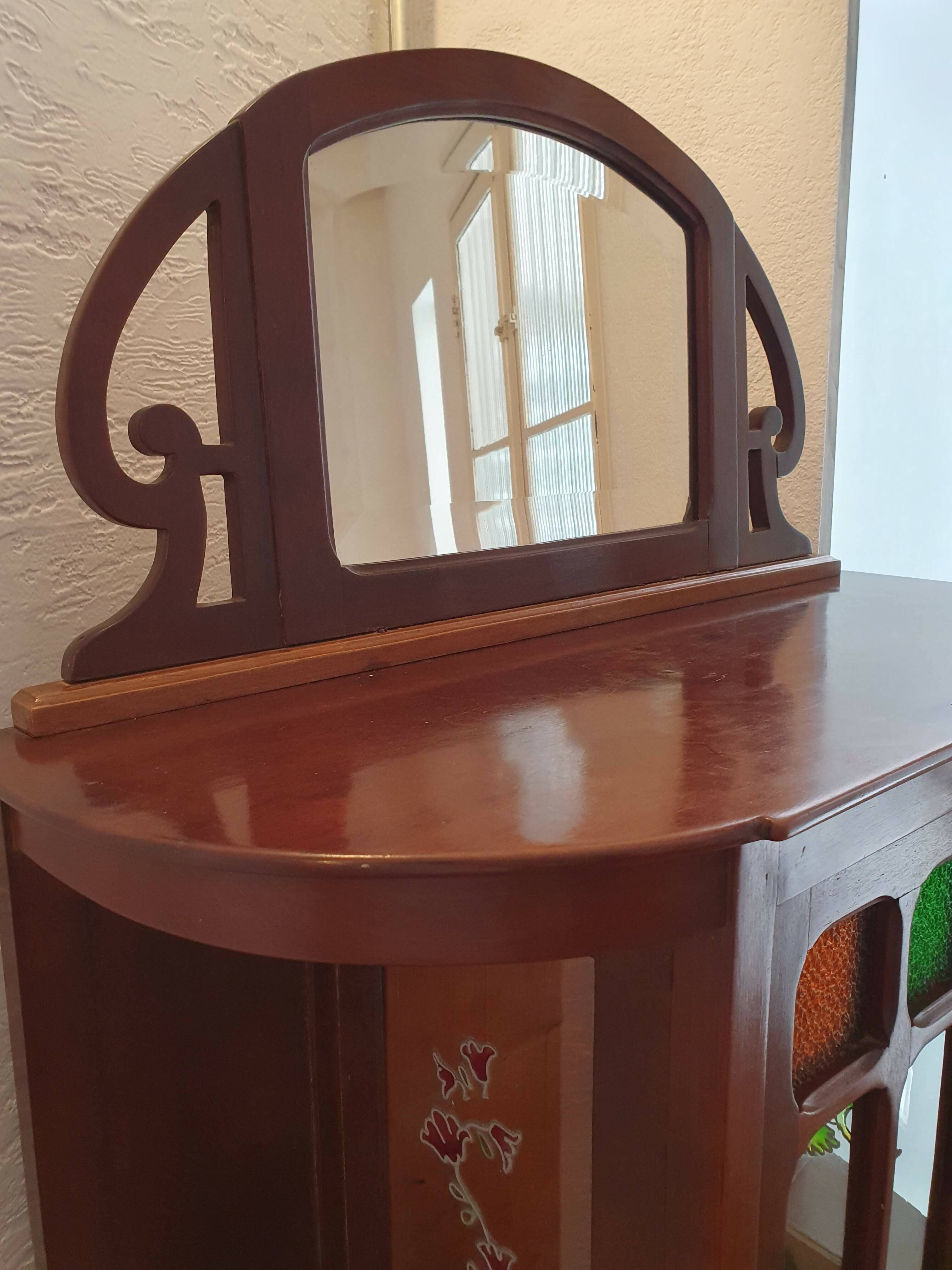 ANTIGA VITRINE (PEQUENA CRISTALEIRA)