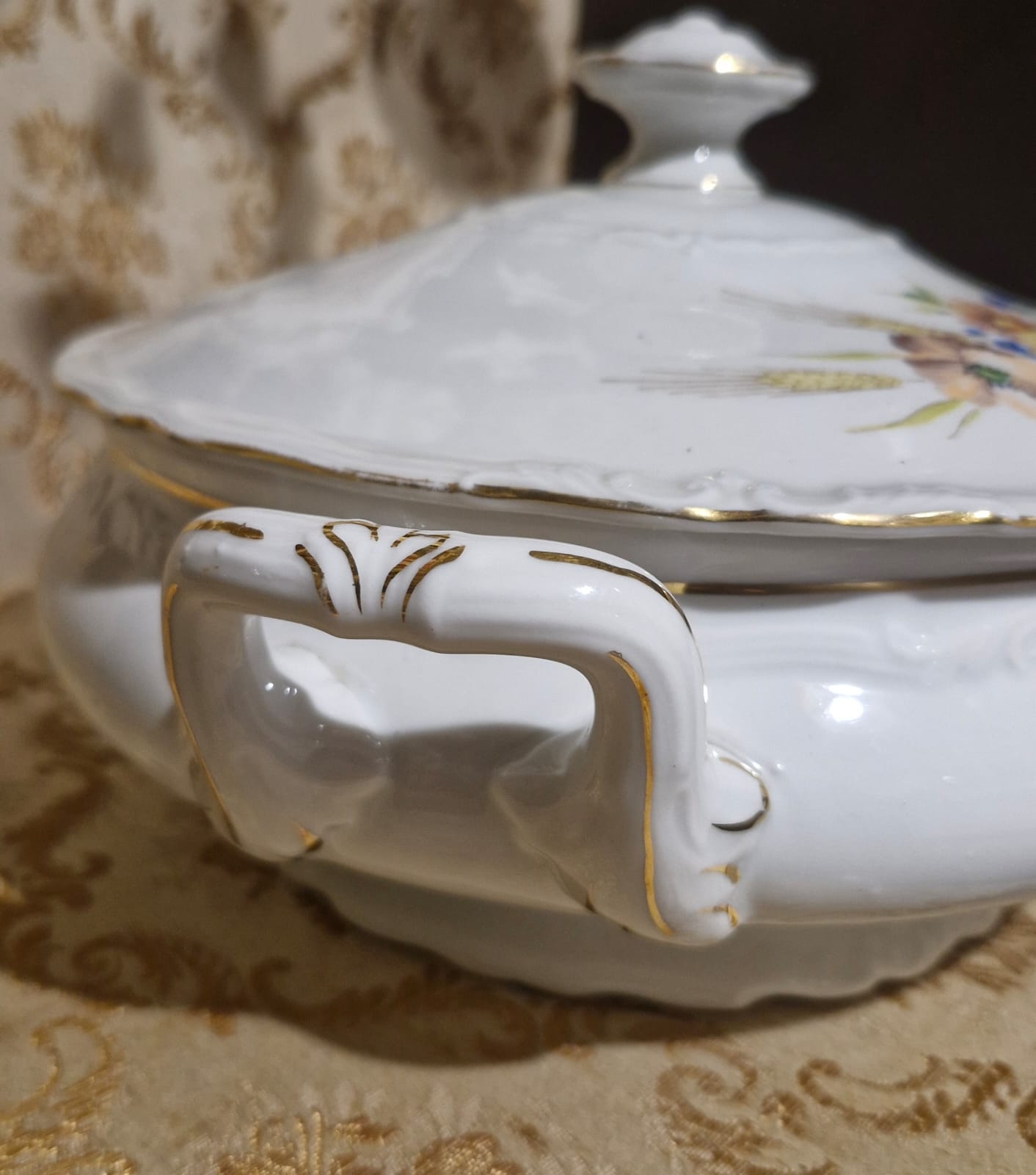 Excepcional terrina/sopeira em porcelana tcheca