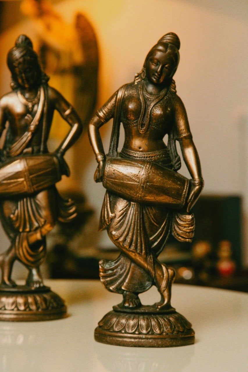 Estátuas de Dançarinos indianos em latão
