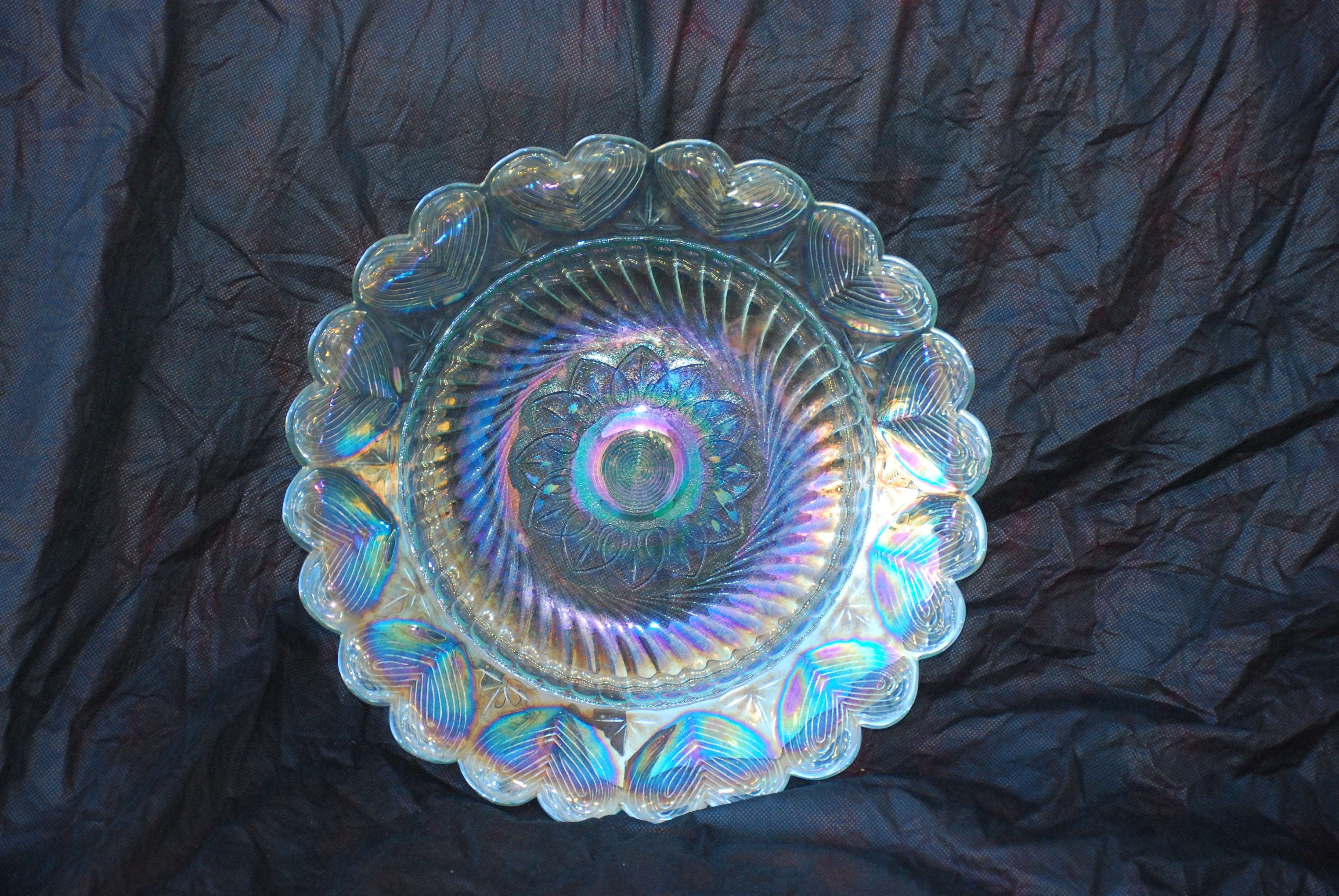 saladeira ou fruteira vidro iridescente furta cor 35.5 x 9 - borda coraçao anos 70