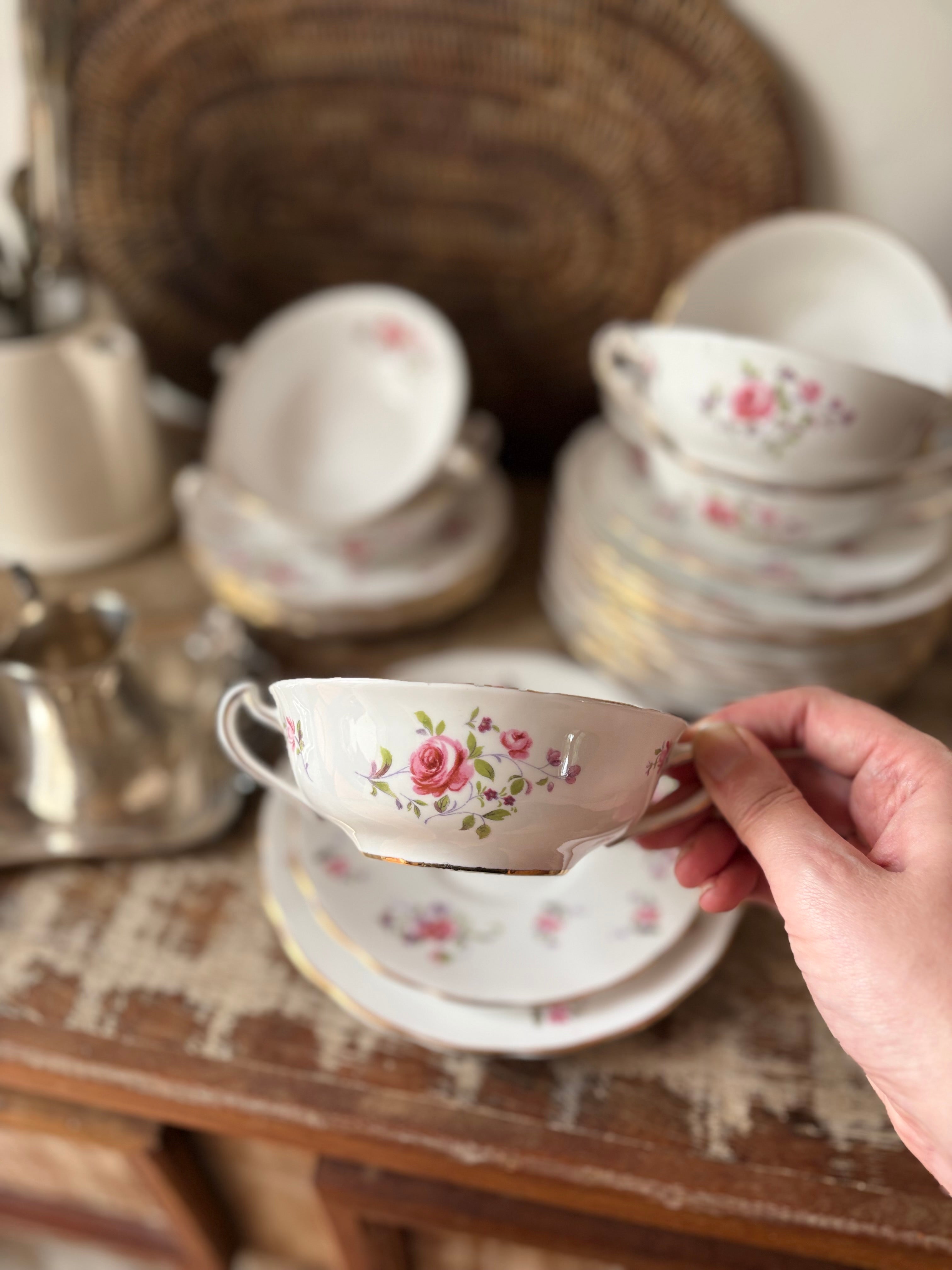 36 peças porcelana inglesa para sobremesa com desenhos de rosas 