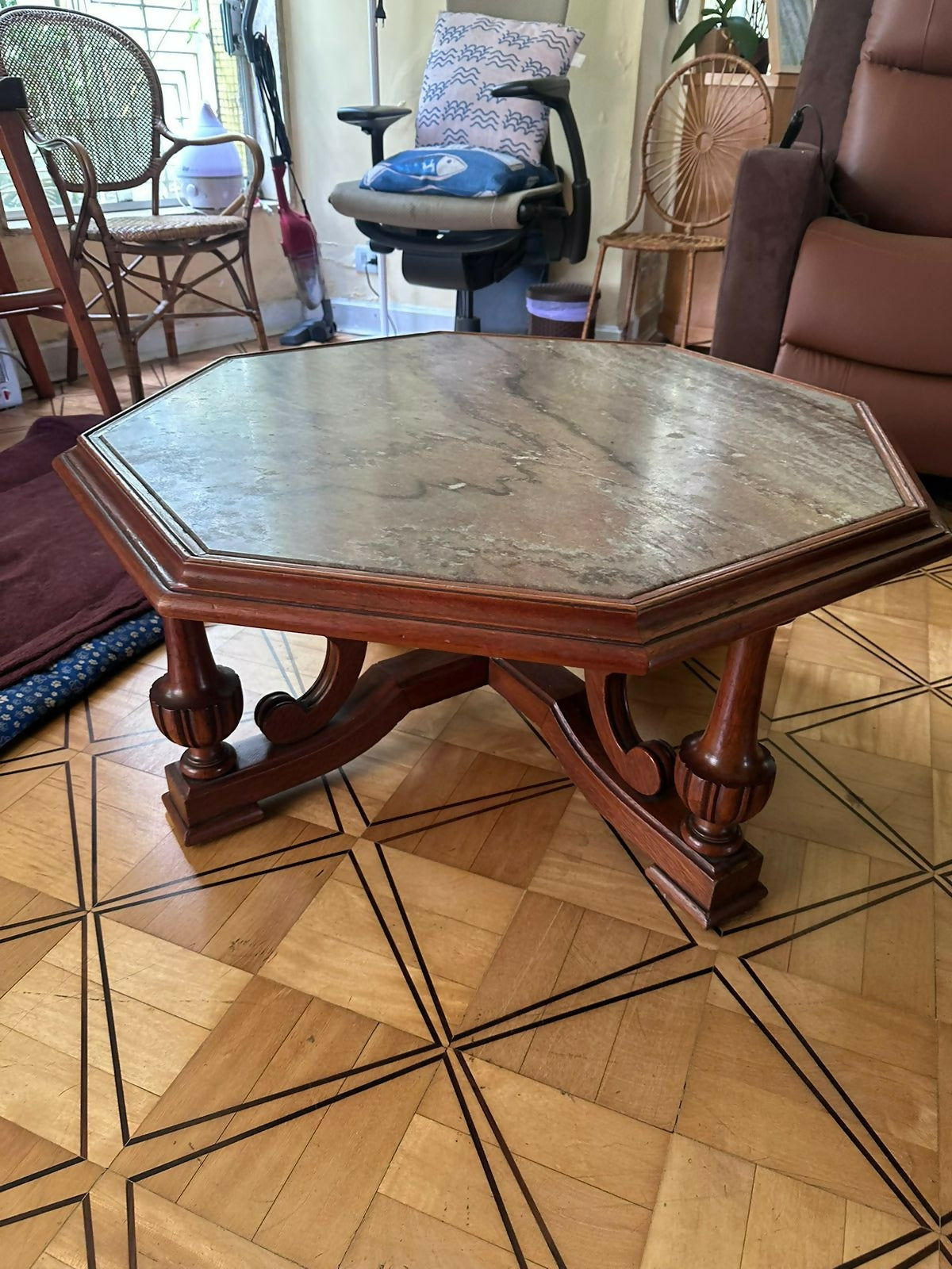 Mesa de centro e mesinha lateral com mármore