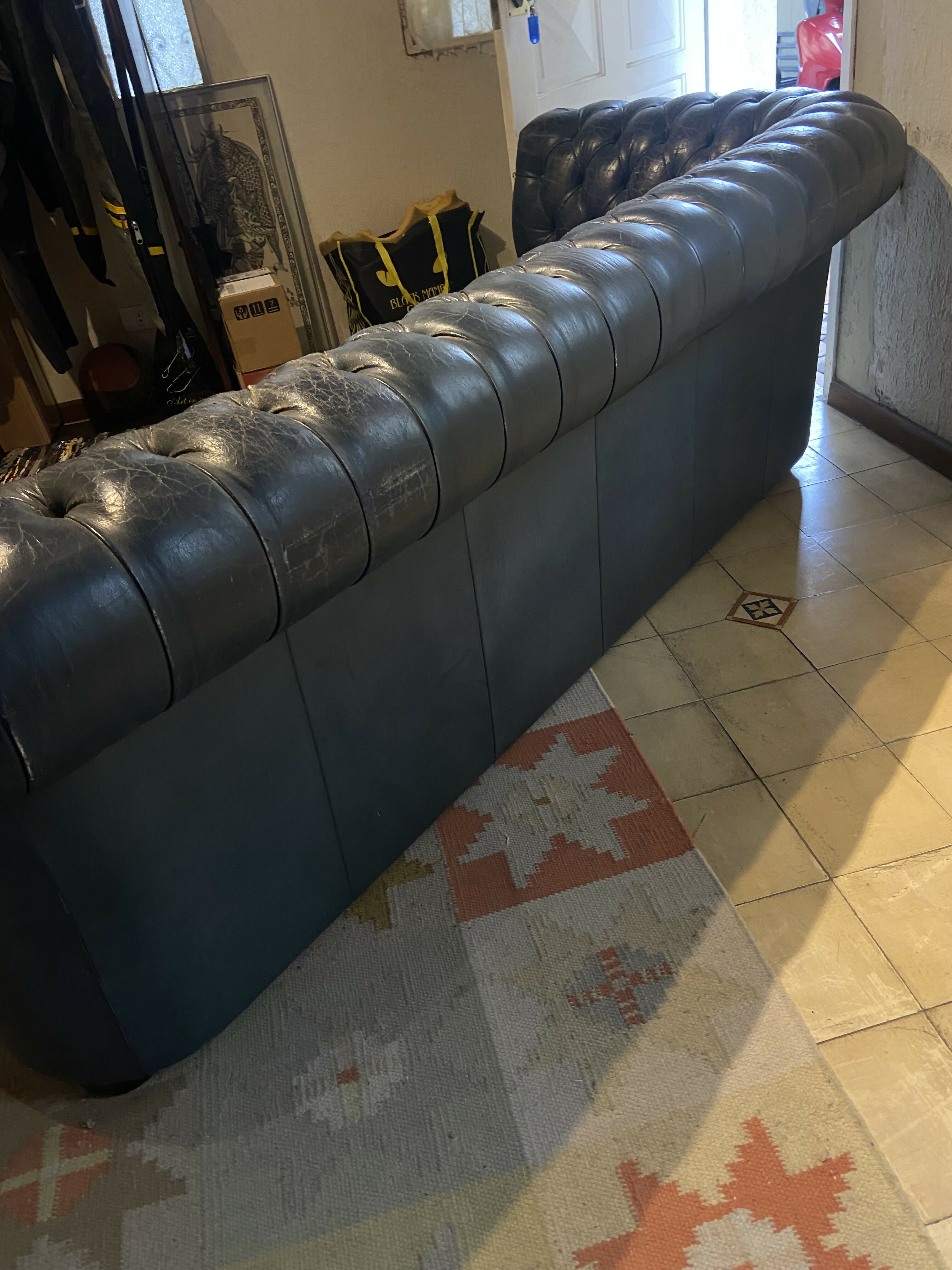 Sofá Chesterfield em couro original verde