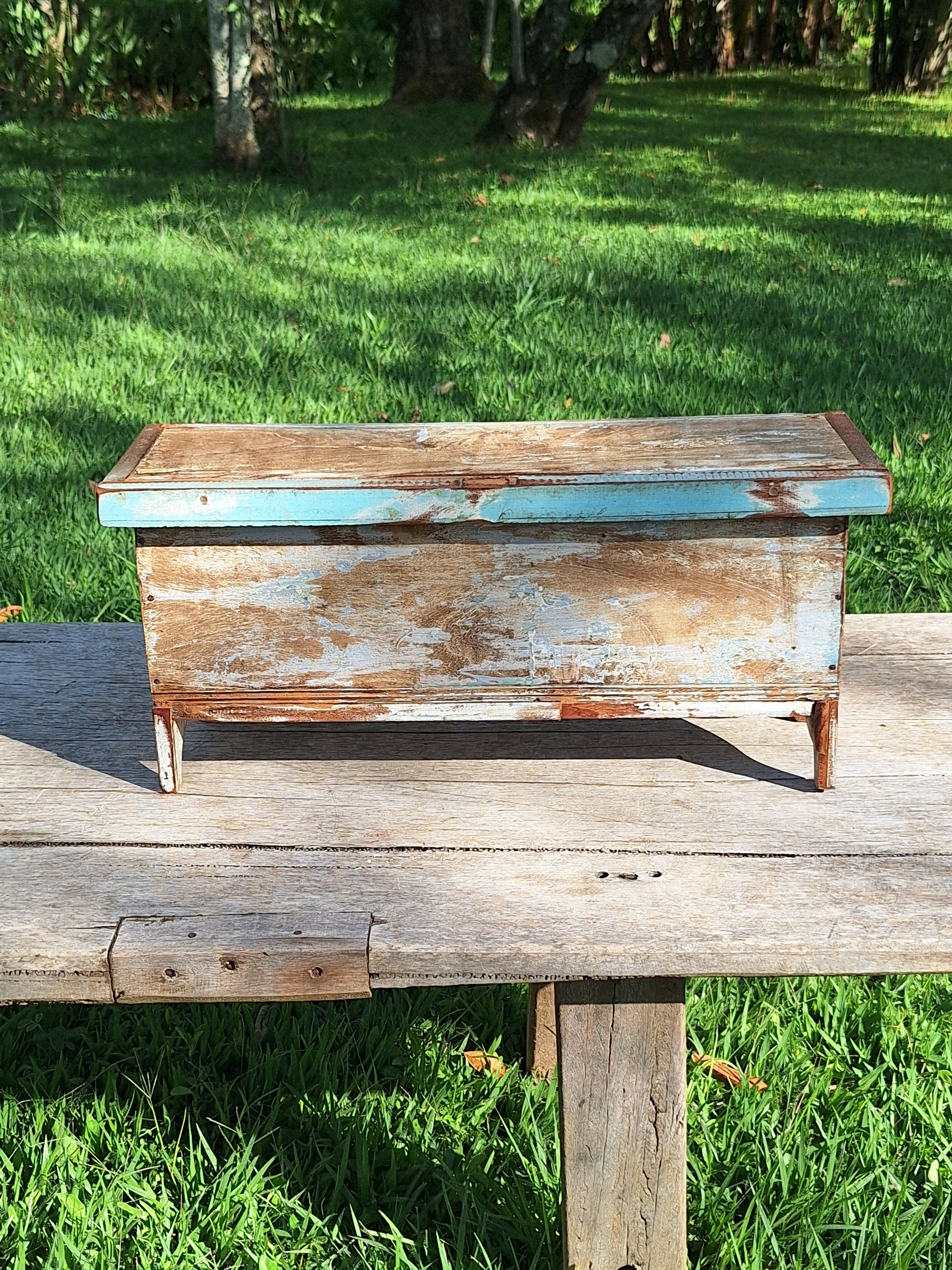 Baú Rústico Tinta Gasta Madeira Maciça Garimpo Mineiro