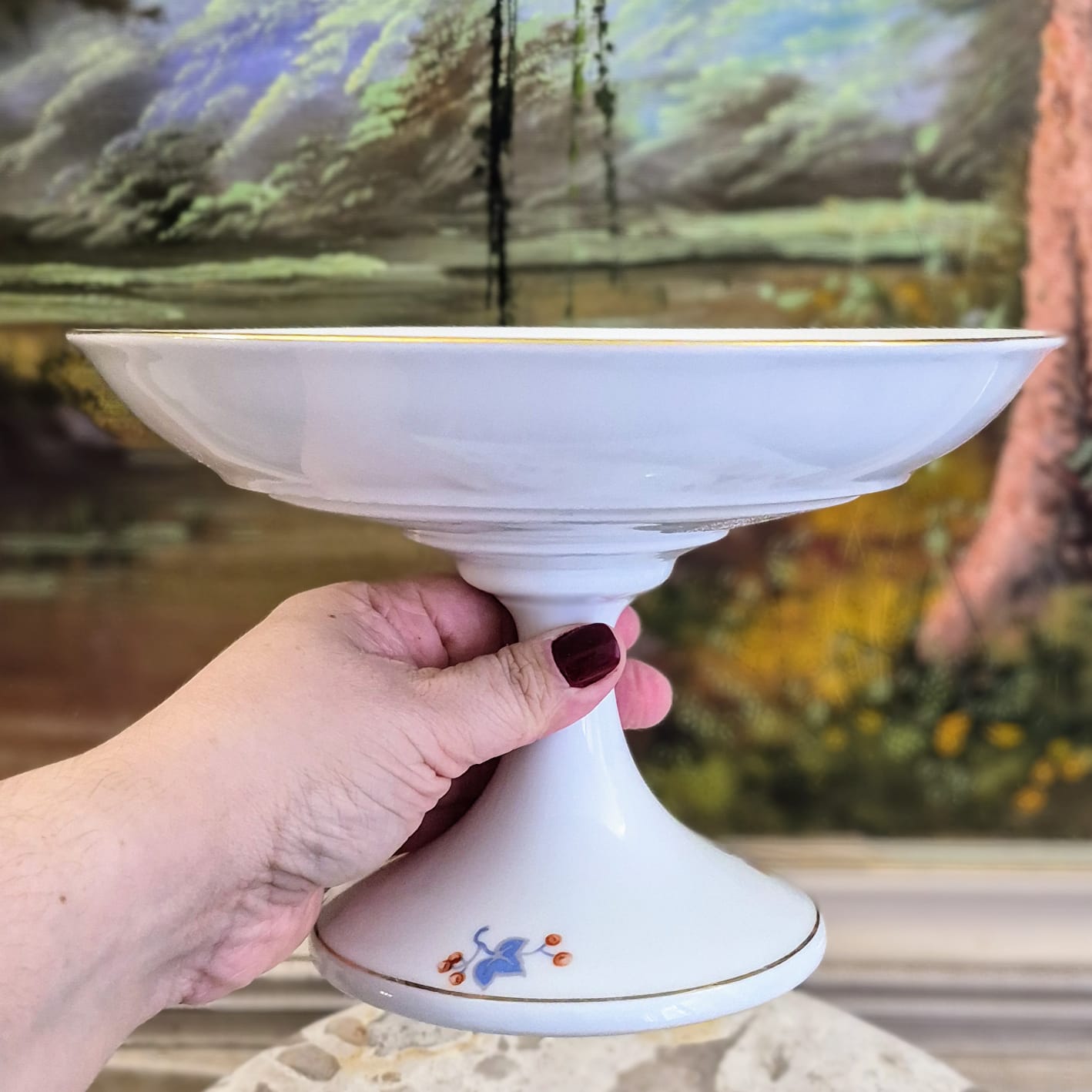 Linda fruteira e / ou prato para doces com pedestal em porcelana tcheca antiga Pirkenhammer. Maravilhosa e impecável.
