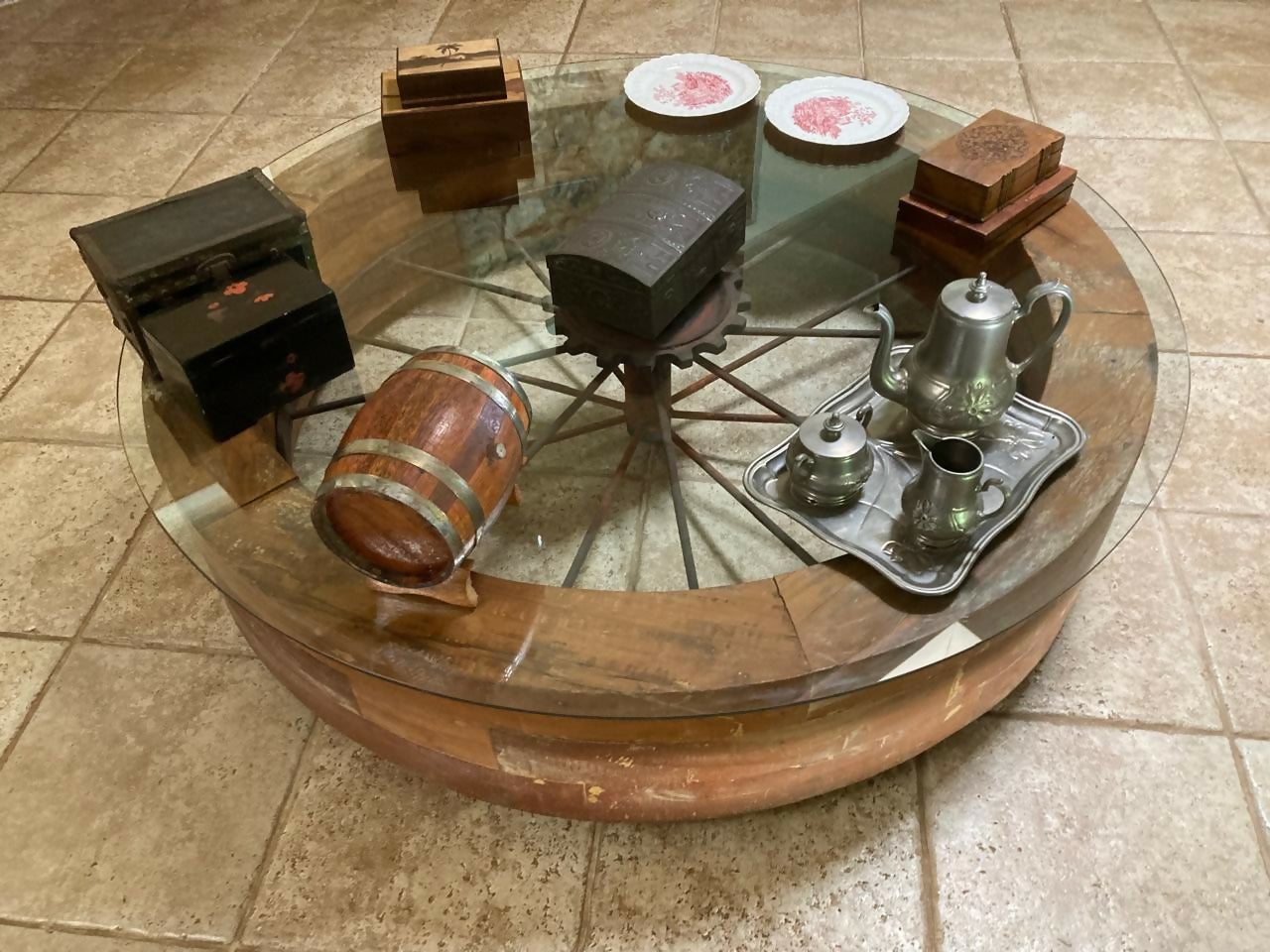 Mesa de roda de carroça