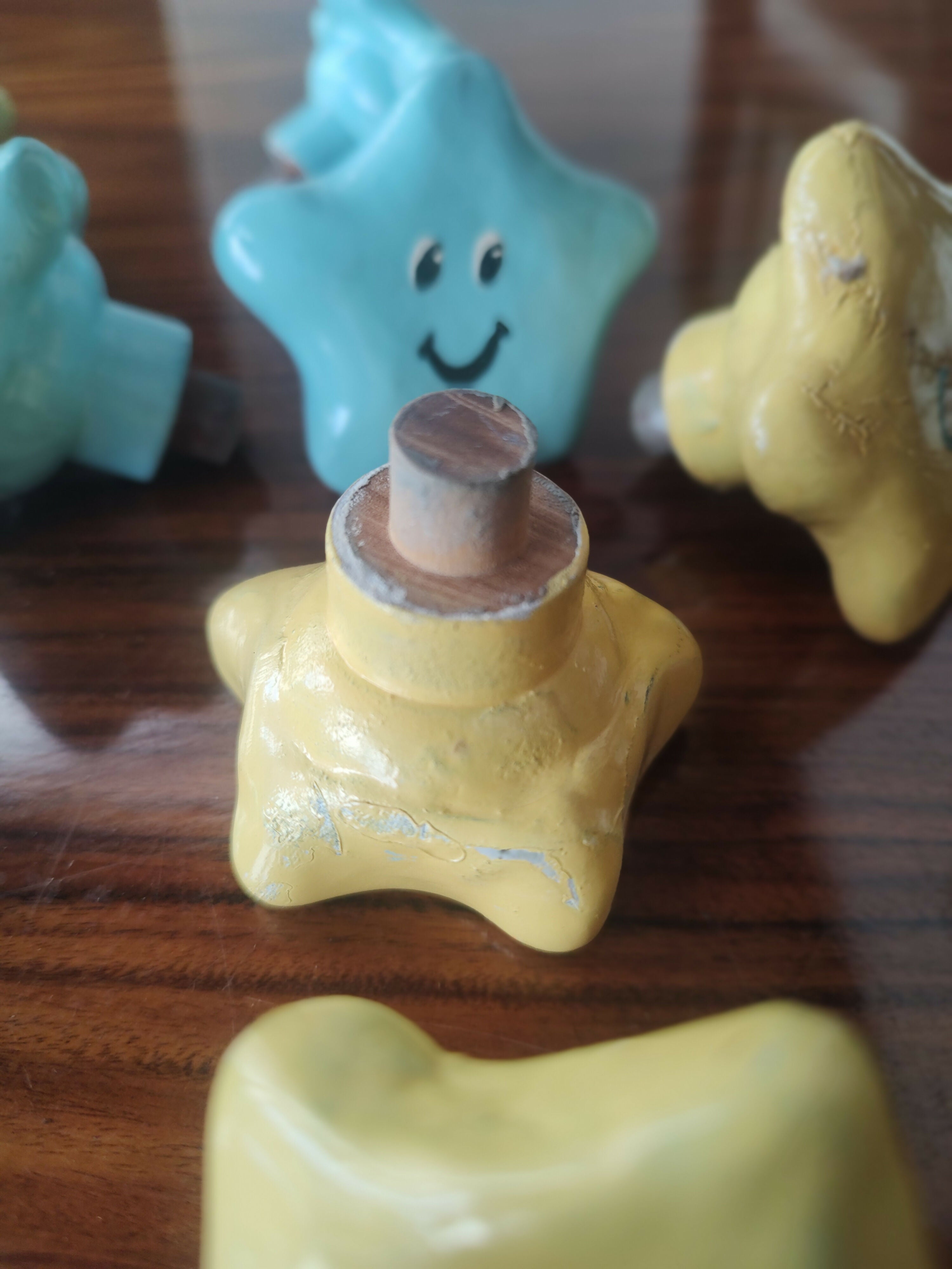 Simpático Conjunto de 8 puxadores de Estrela (azul e amarelo)