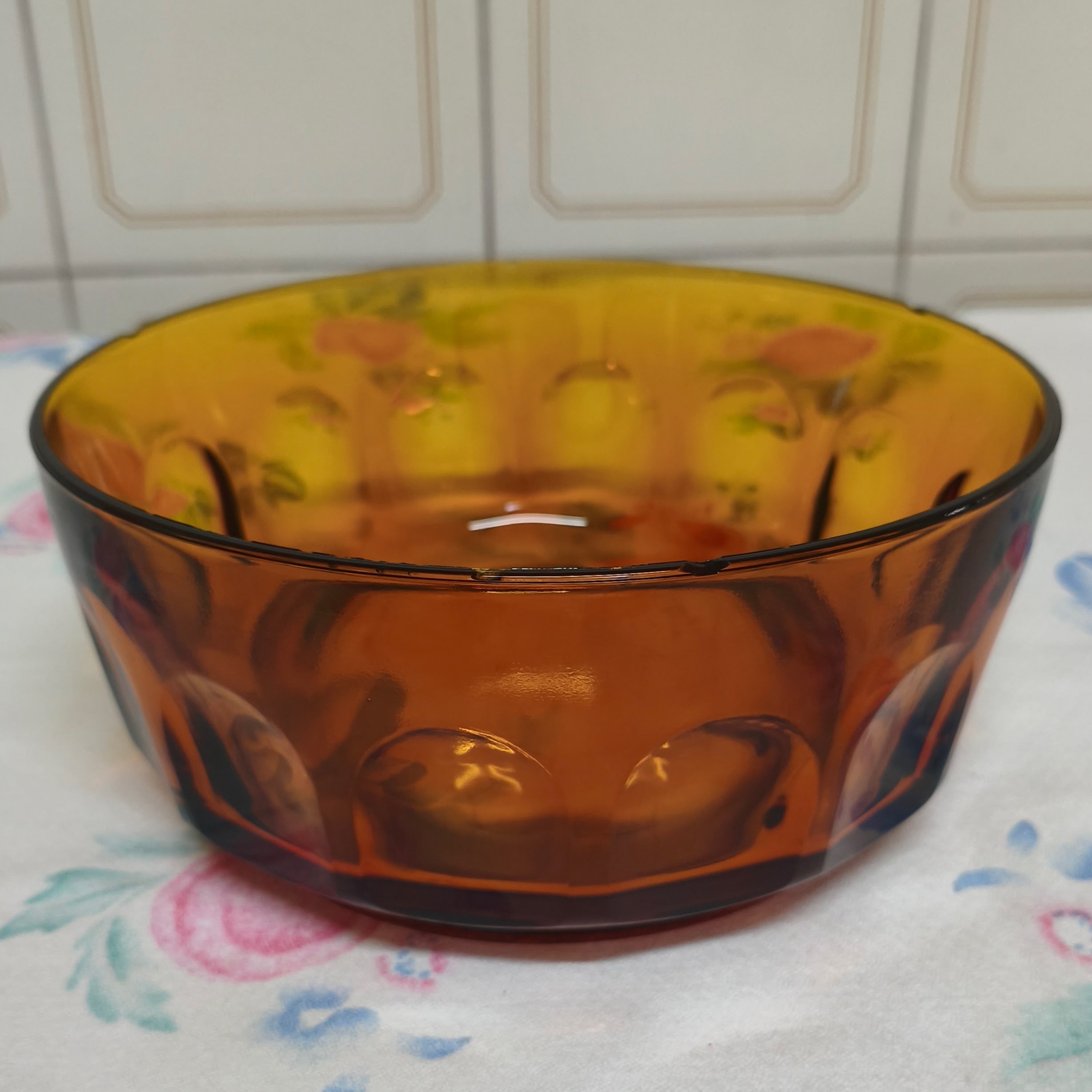 Tigela/saladeira em vidro âmbar Nadir Figueiredo