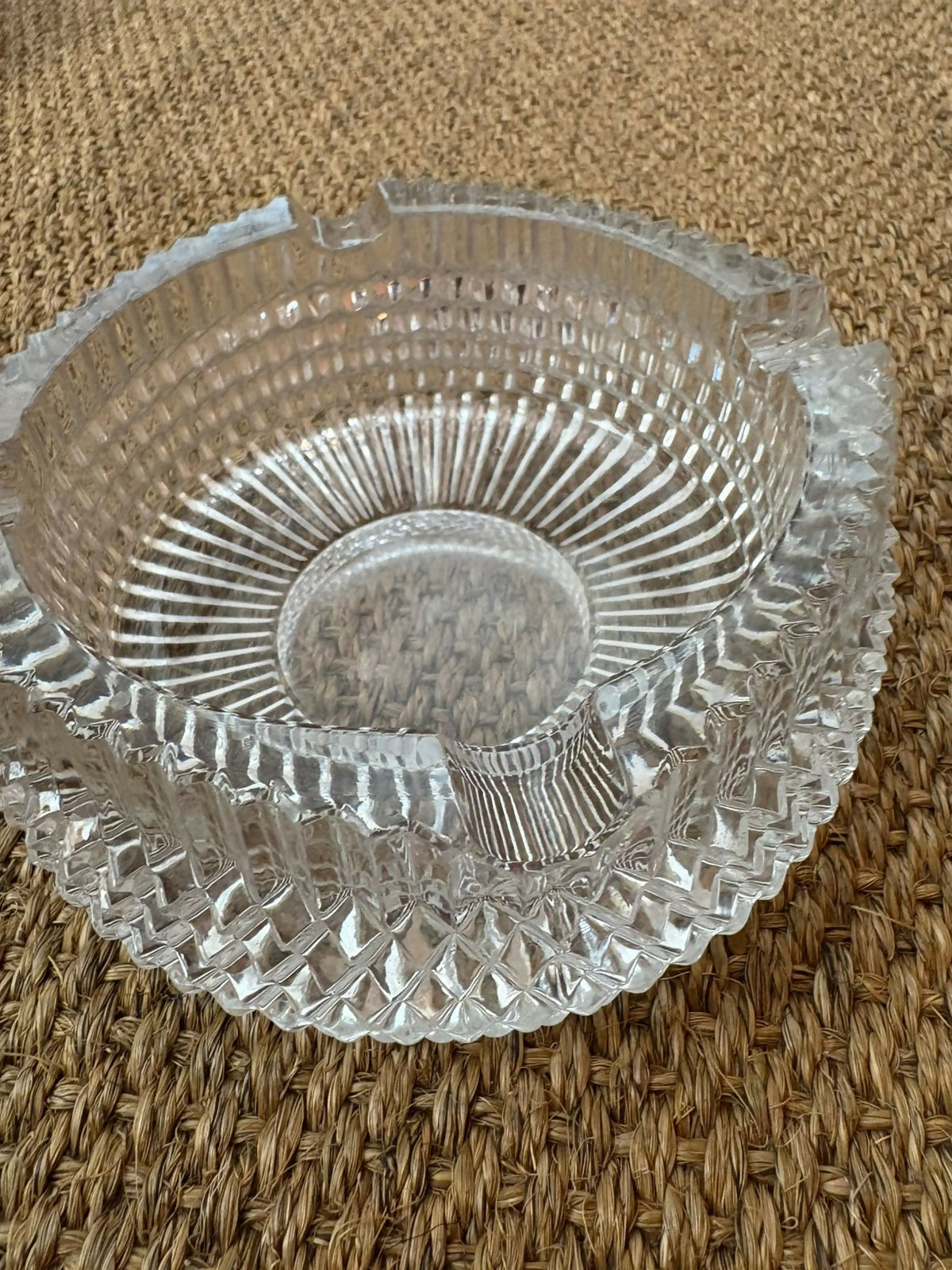 grande cinzeiro em vidro lapidado