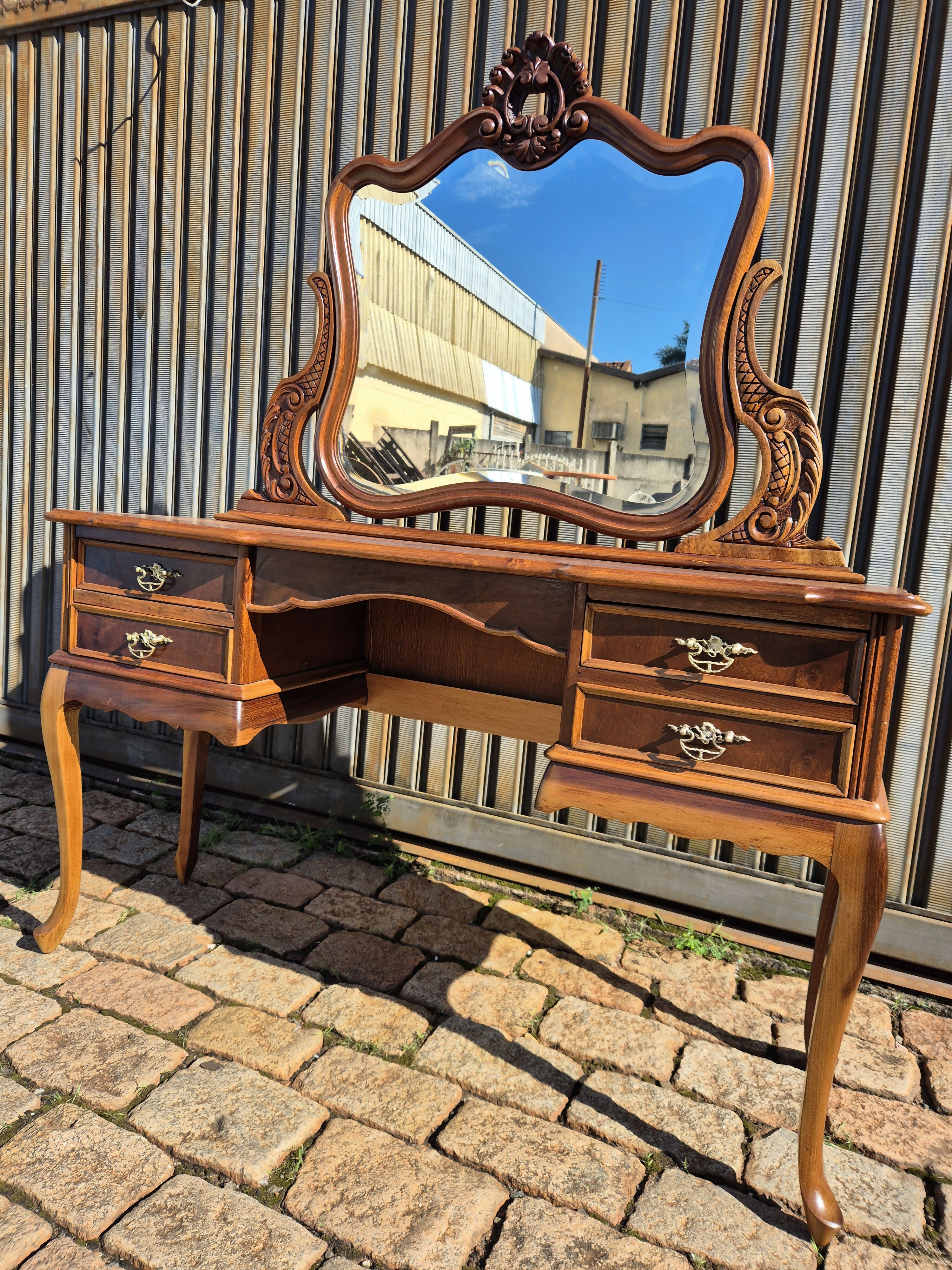 Penteadeira antiga provençal anos 50