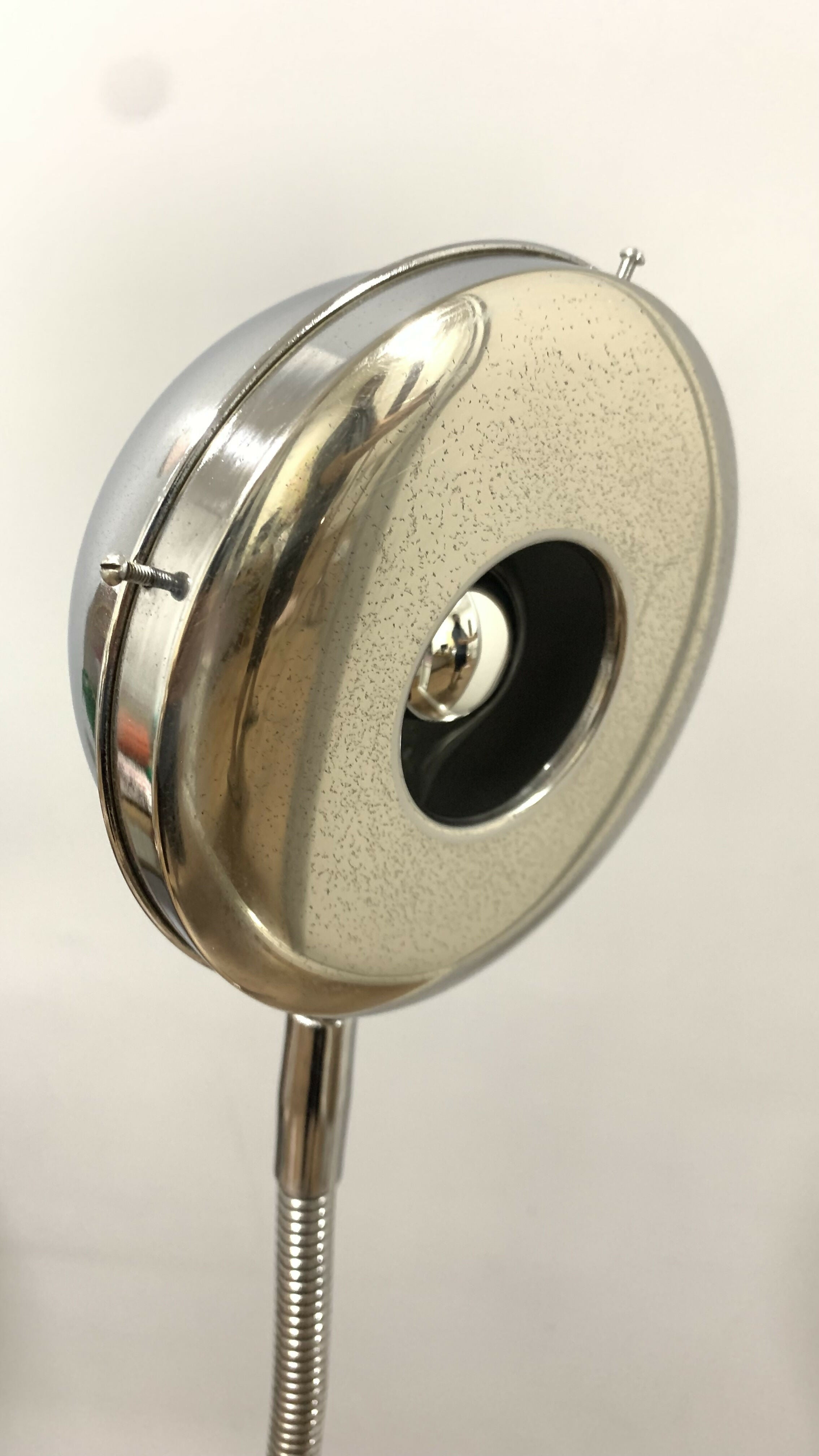 Luminária de piso em metal modelo Eye Ball