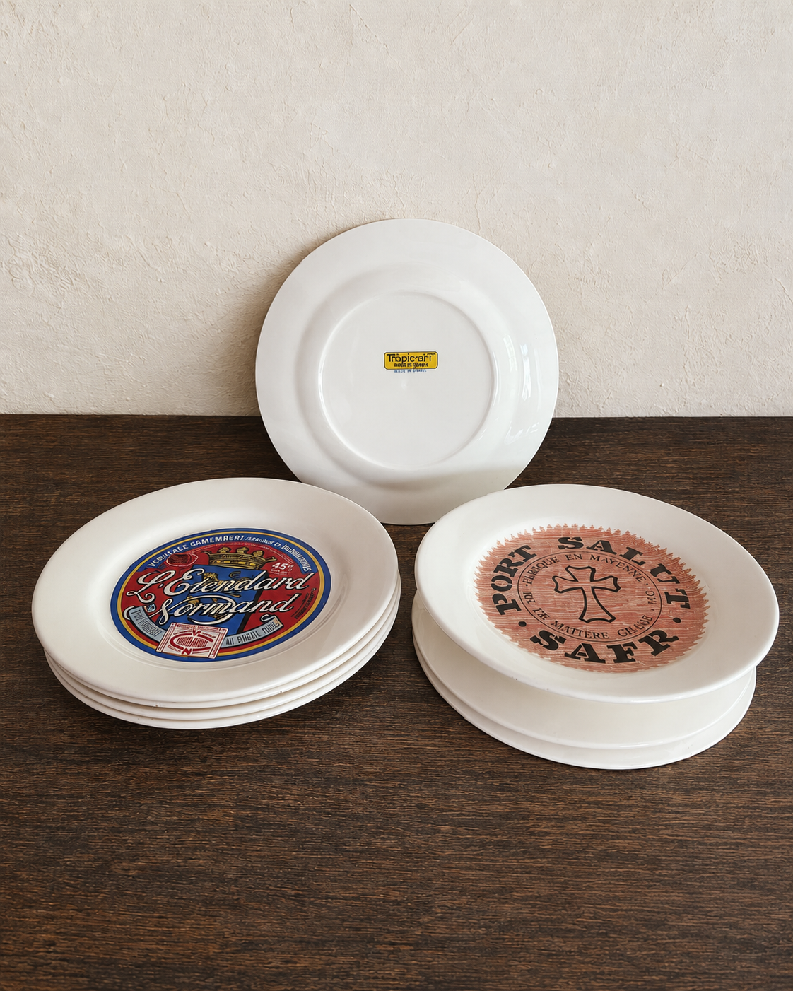 Conjunto de 8 pratos Tropic Art com rótulos de queijos franceses (DMCPS_328)