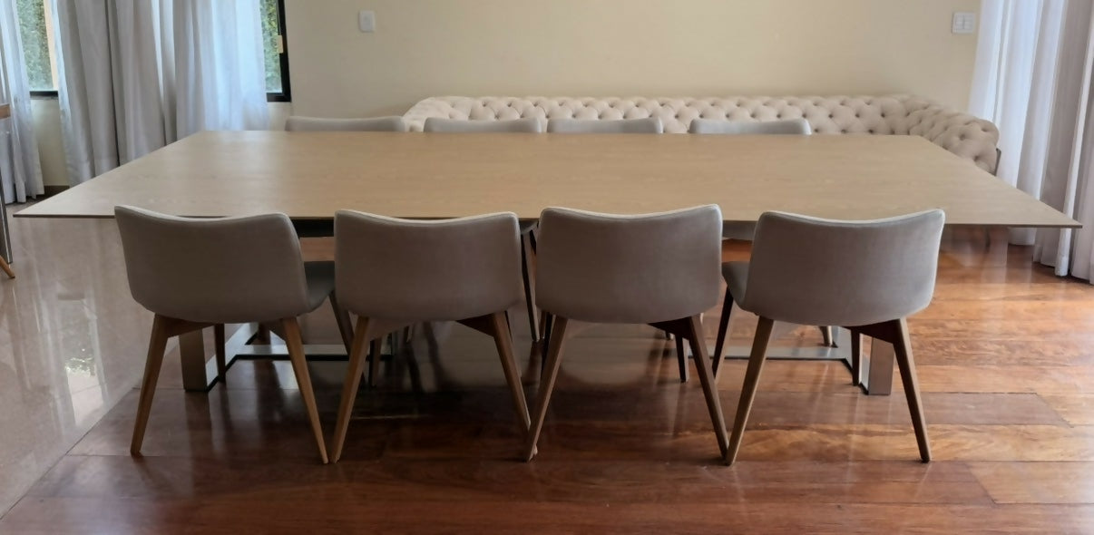 Mesa de jantar Artefacto com 8 cadeiras
