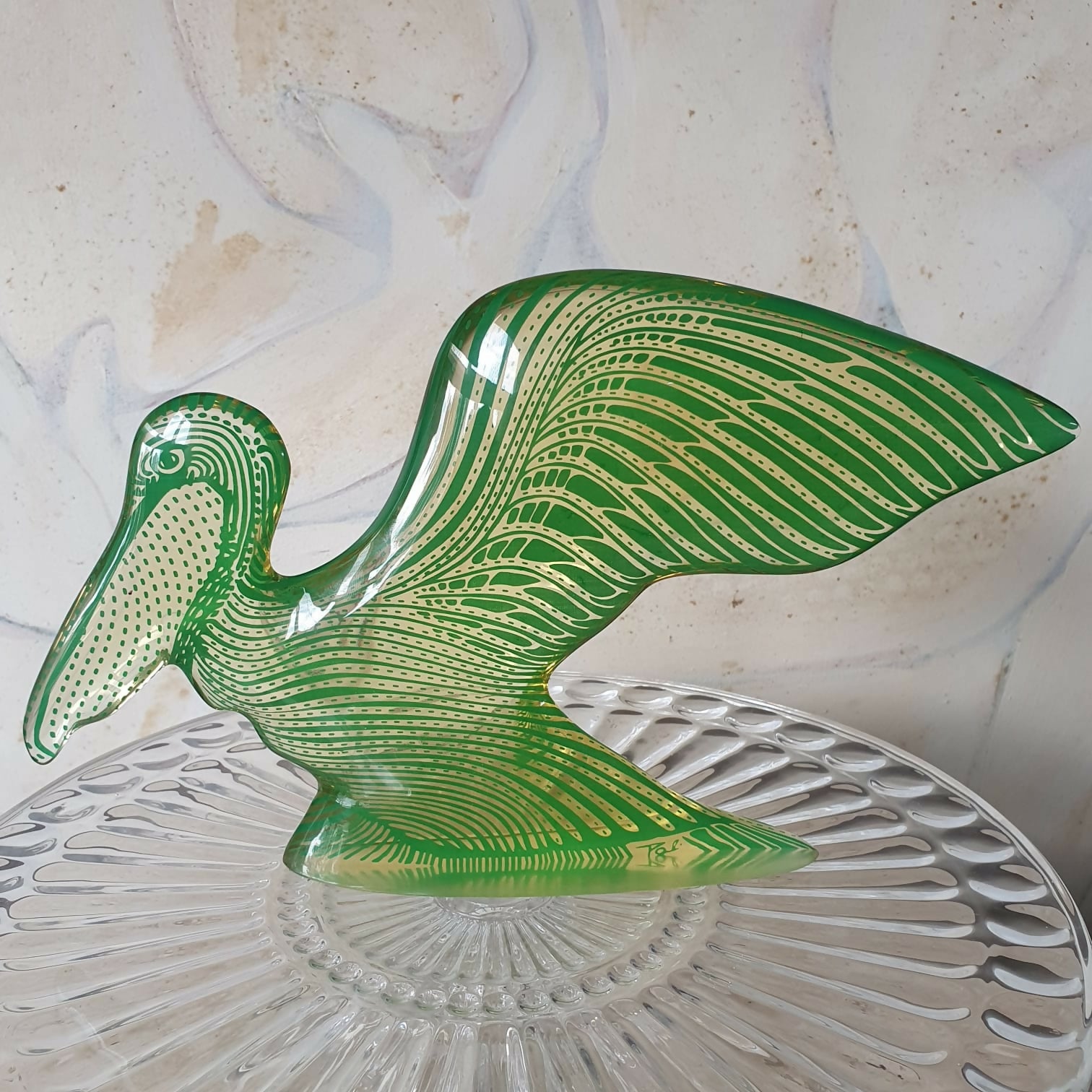 Escultura de Pelicano em resina de poliéster Abraham Palatnik. Assinada.