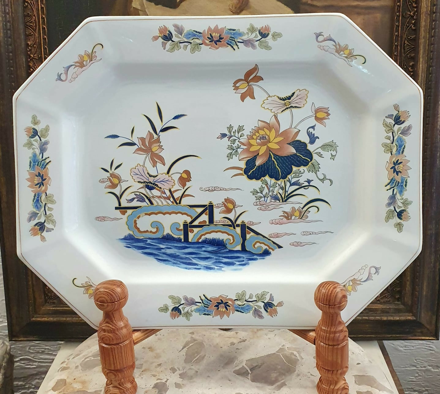 Travessa maravilhosa, anos 60, em faiança inglesa Wedgwood - Georgetown Collection - modelo Lotus. Como nova!