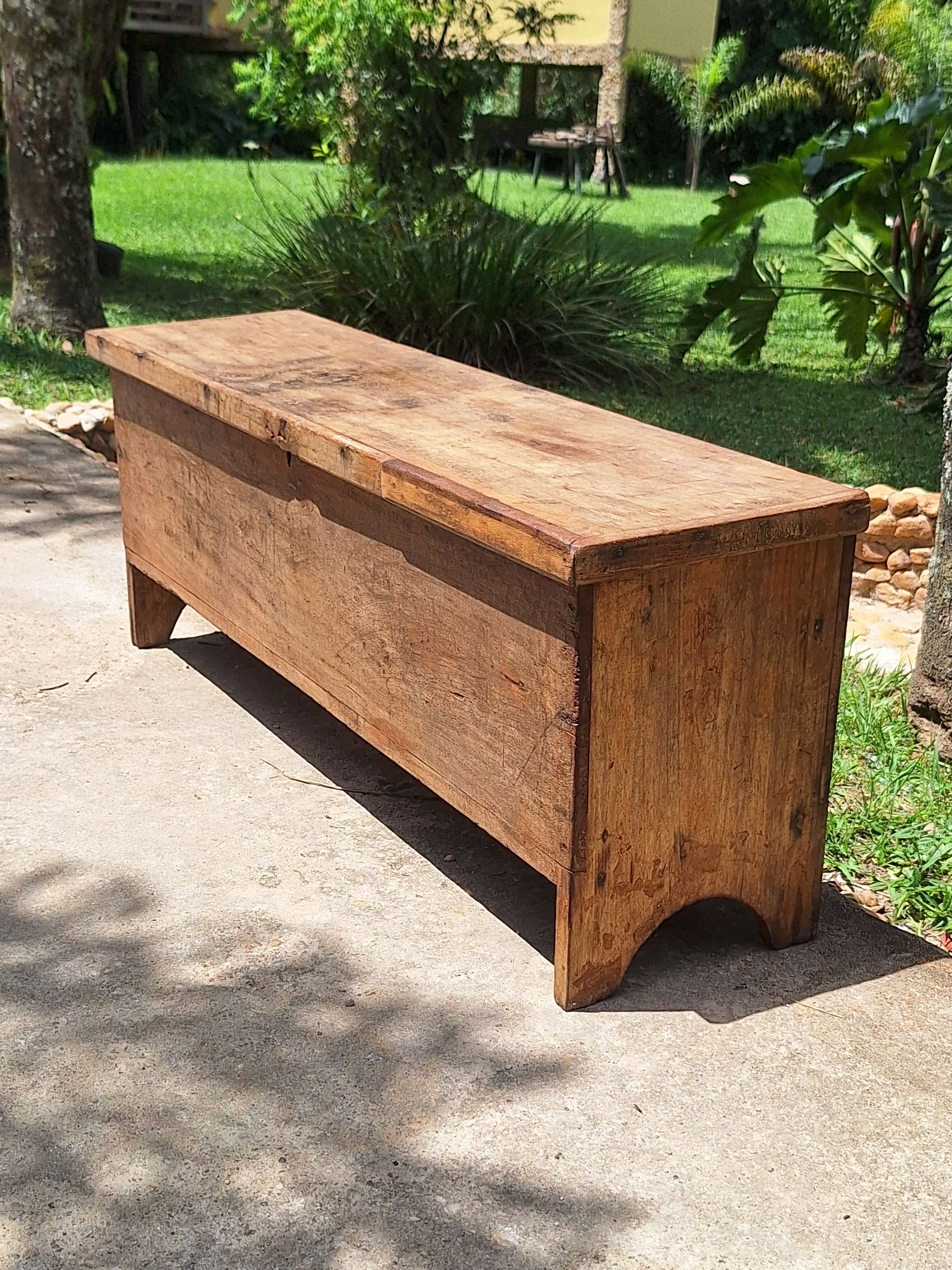 Baú Antigo Madeira Maciça Garimpo Mineiro
