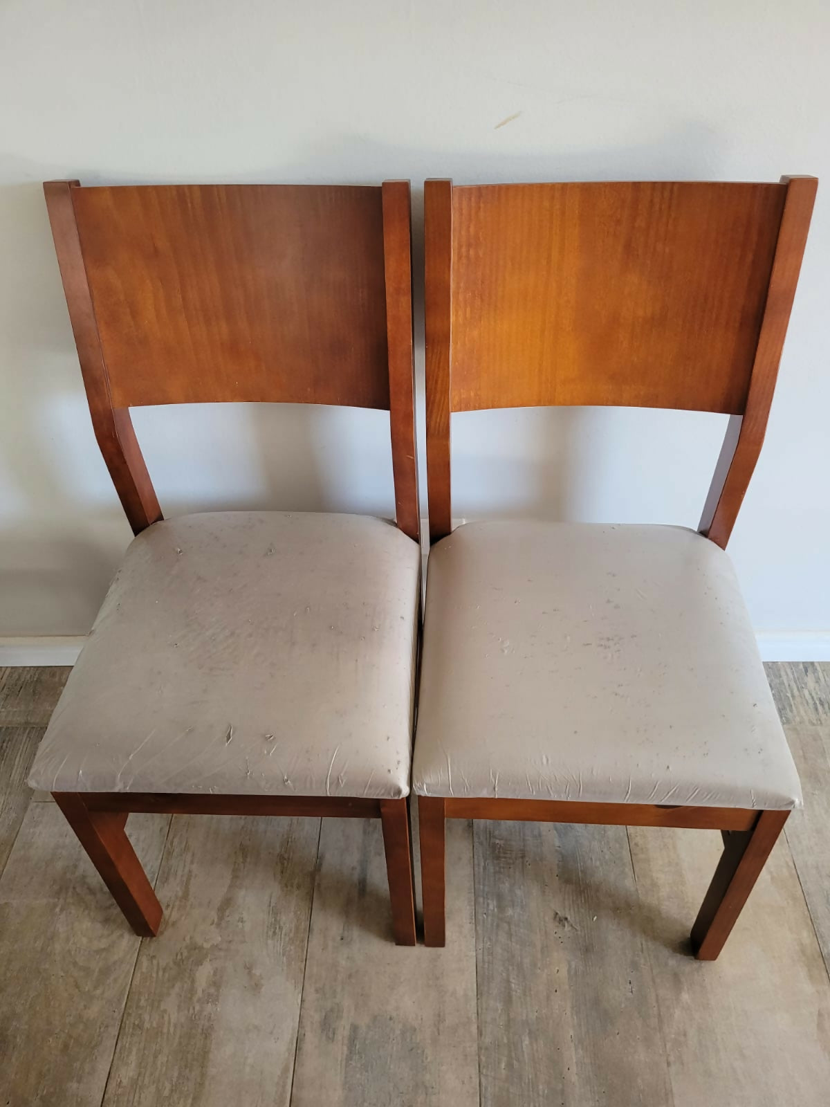 Conjunto de cadeiras 2 peças (praticamente novas)